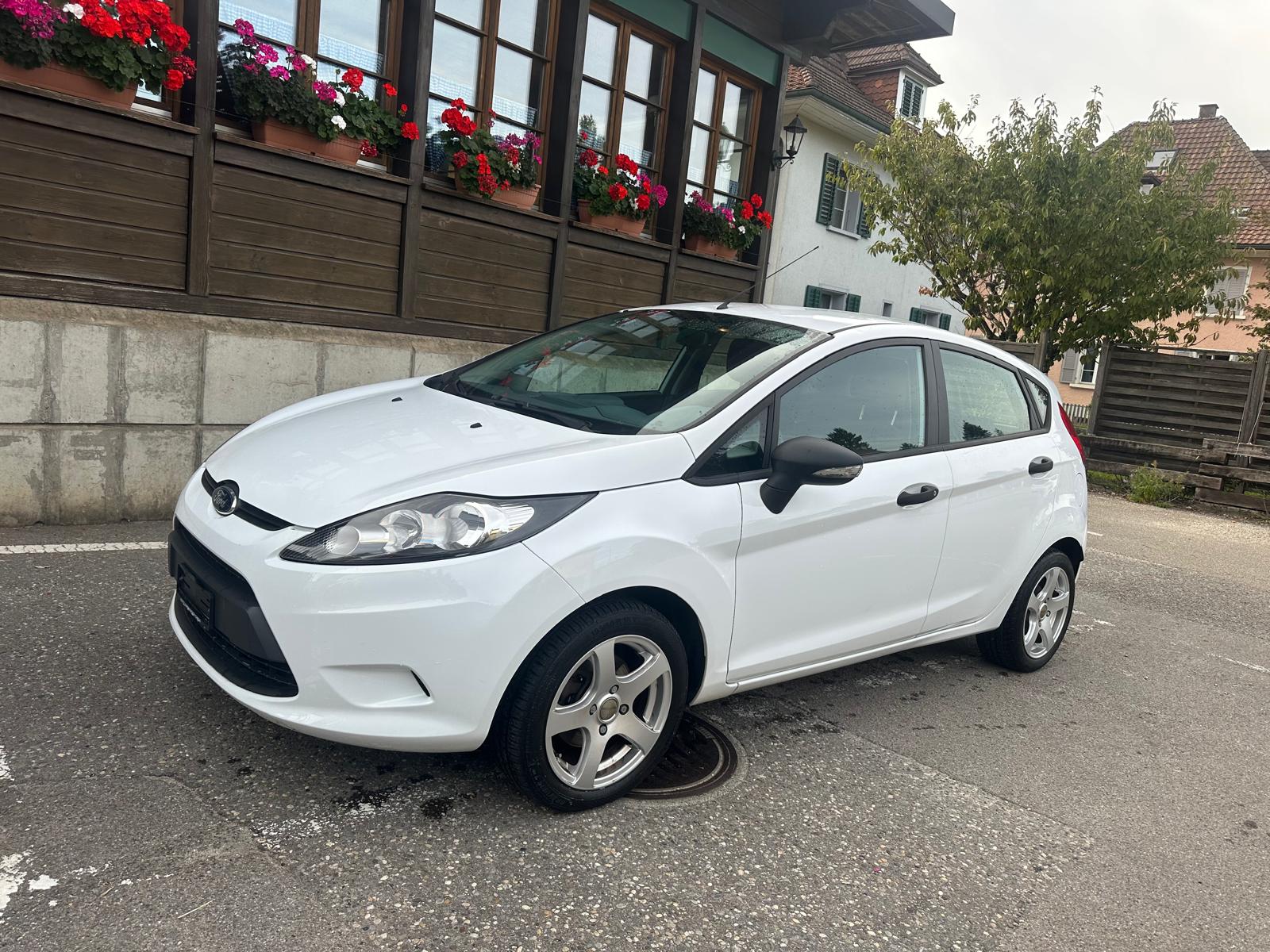 FORD Fiesta 1.25 16V Ambiente-showroom-element-1