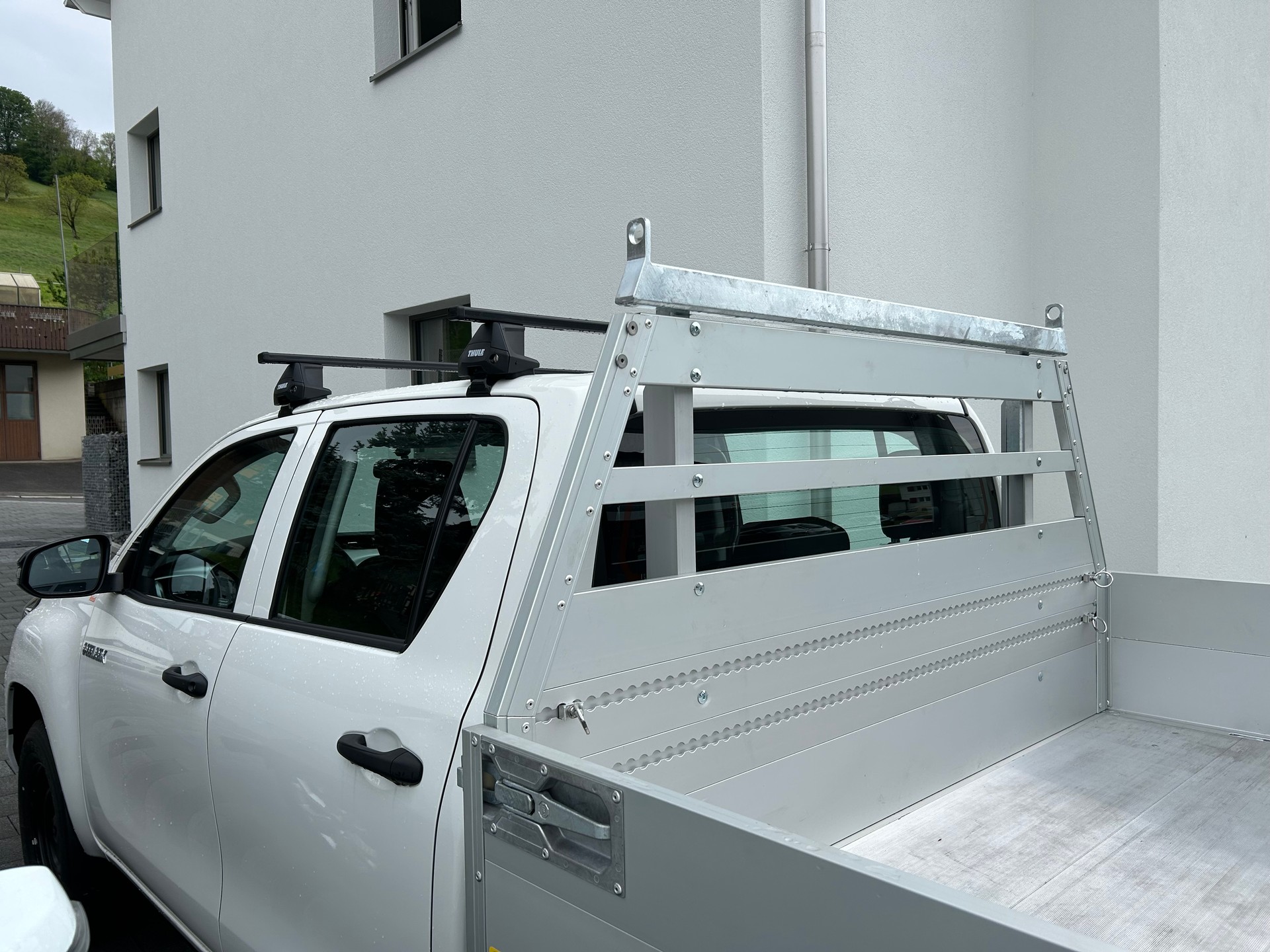 TOYOTA Hilux 2.4D-4D Comfort Double Cab 4x4-image-12