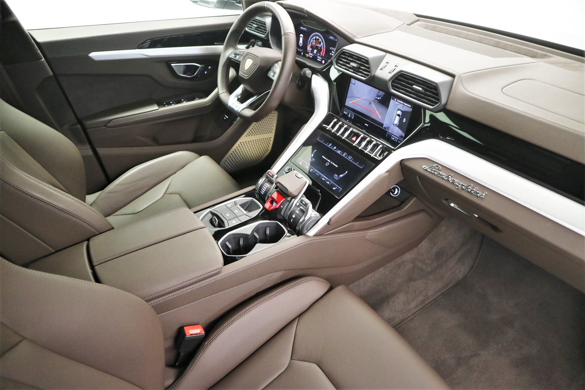 LAMBORGHINI Urus E-Gear-image-5