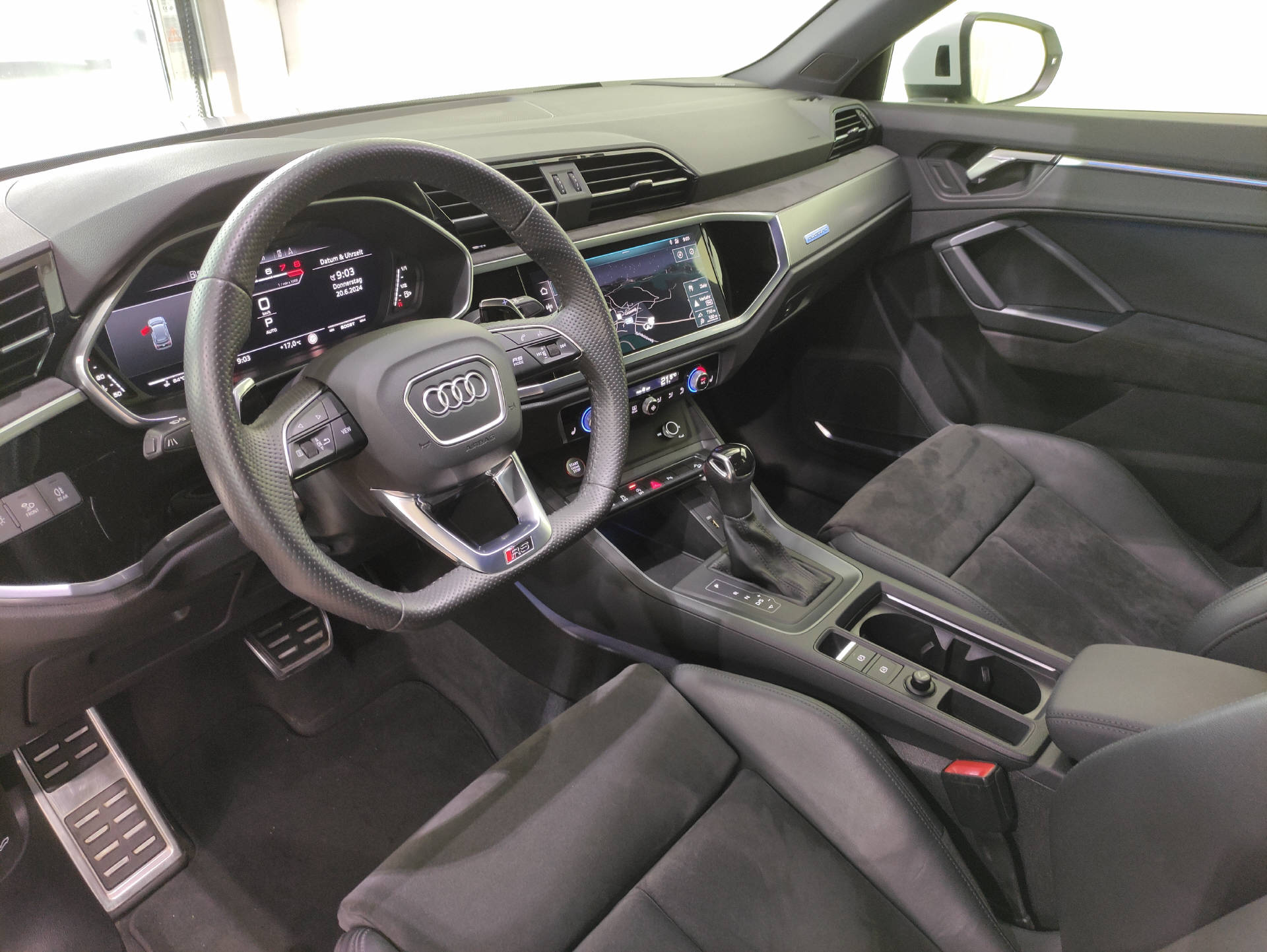 AUDI RS Q3 2.5 TFSI quattro S-Tronic-showroom-element-2