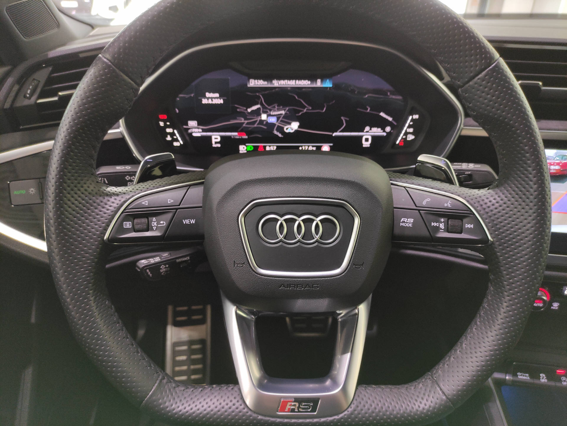 AUDI RS Q3 2.5 TFSI quattro S-Tronic-image-5
