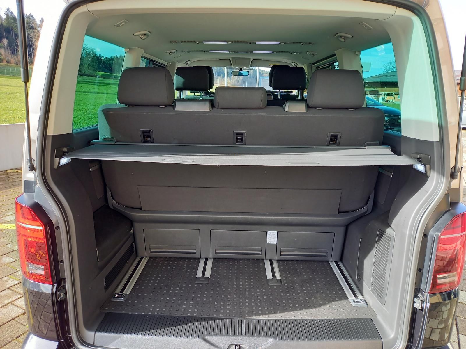 VW T6.1 Multivan 2.0 Bi-TDI Comfortline 4Motion DSG-image-13