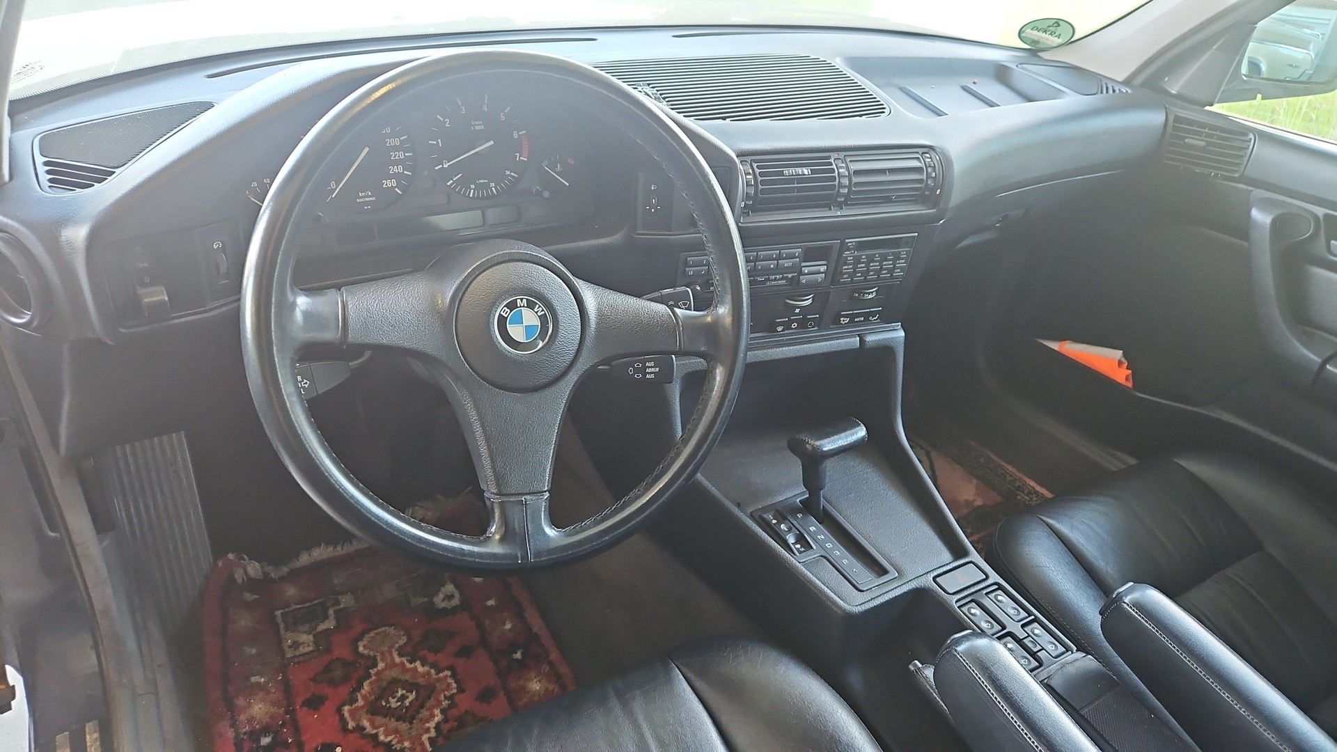BMW M5-image-1