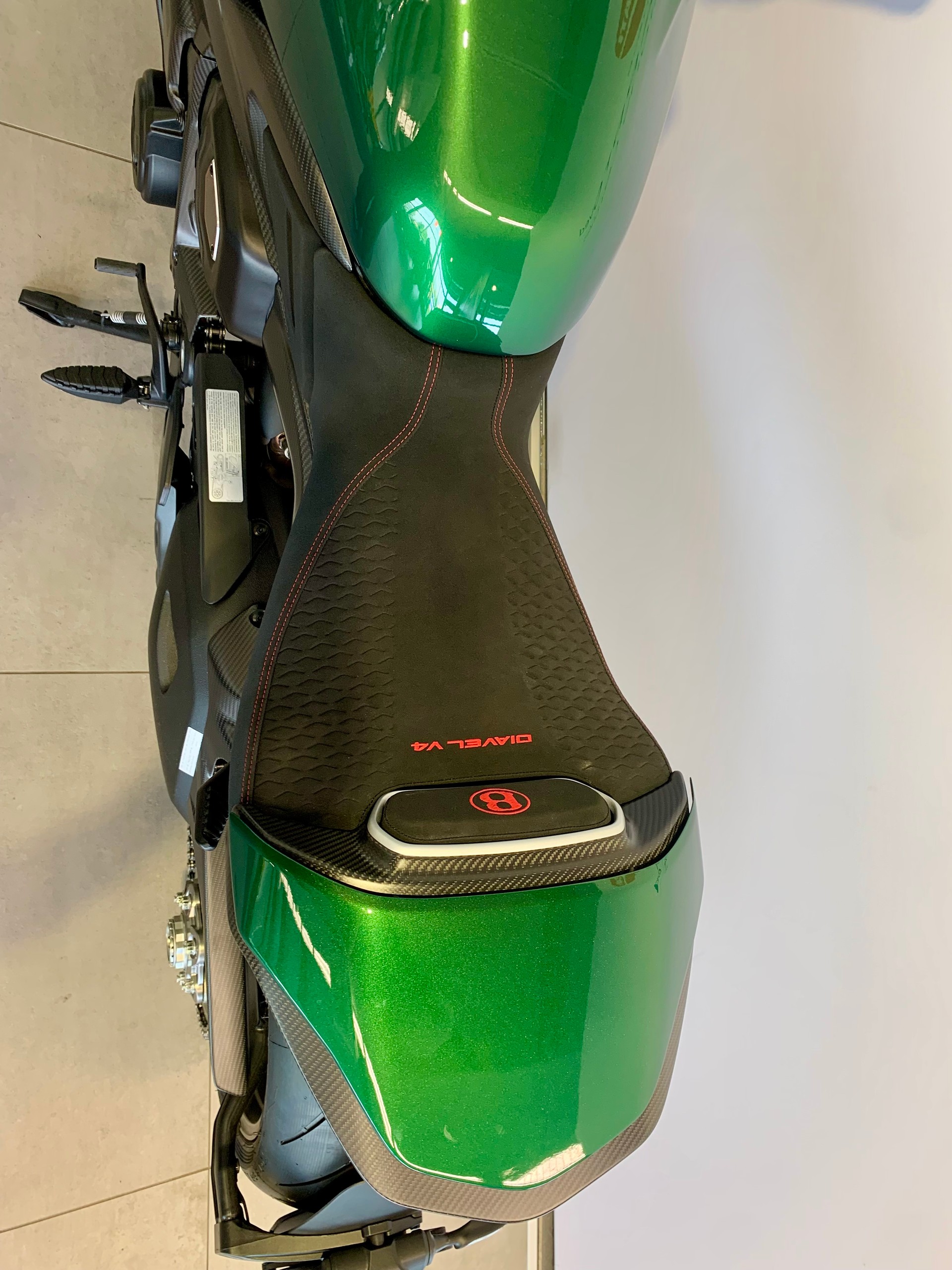 DUCATI Diavel V4 Bentley-image-10