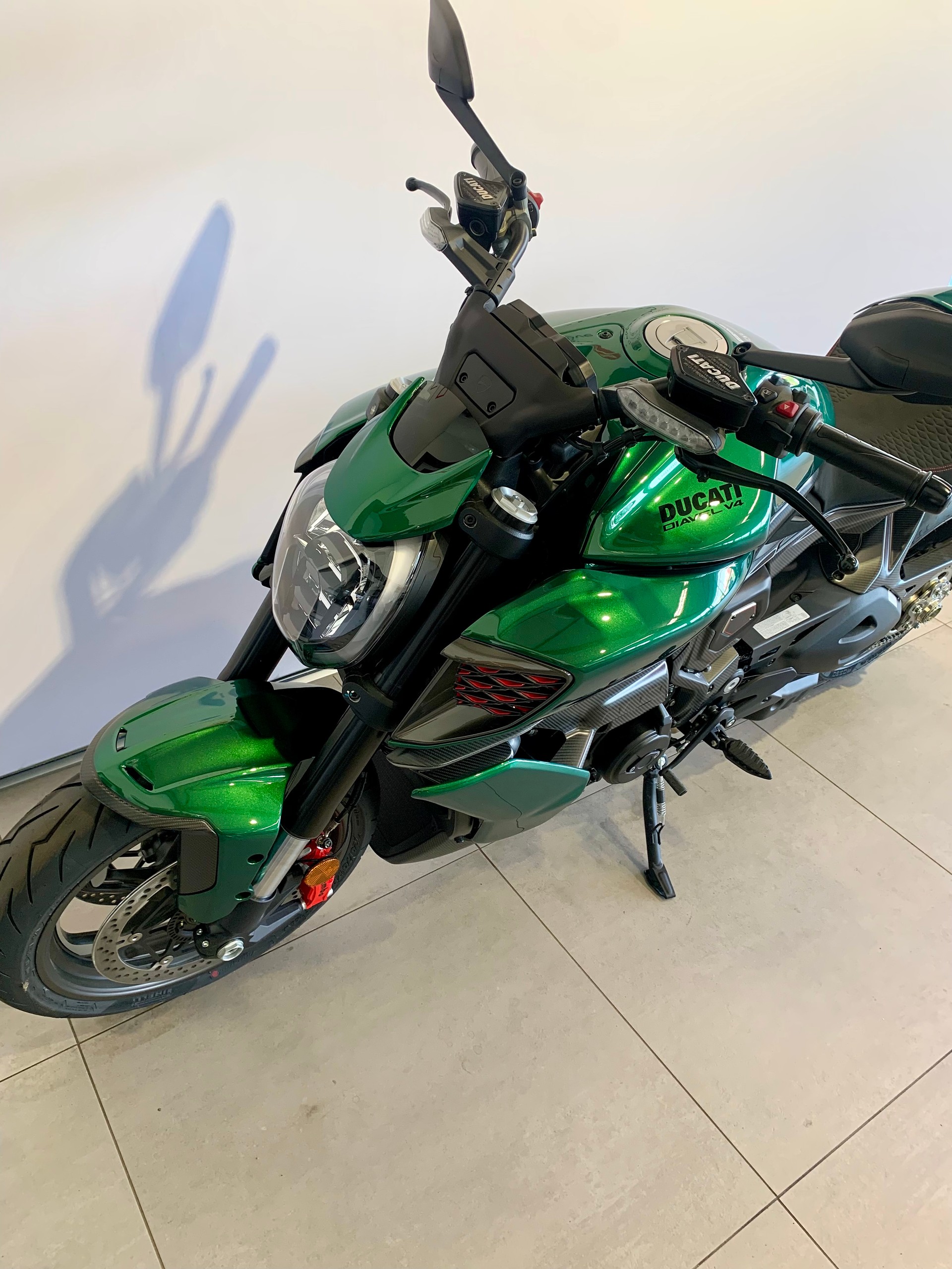 DUCATI Diavel V4 Bentley-image-6