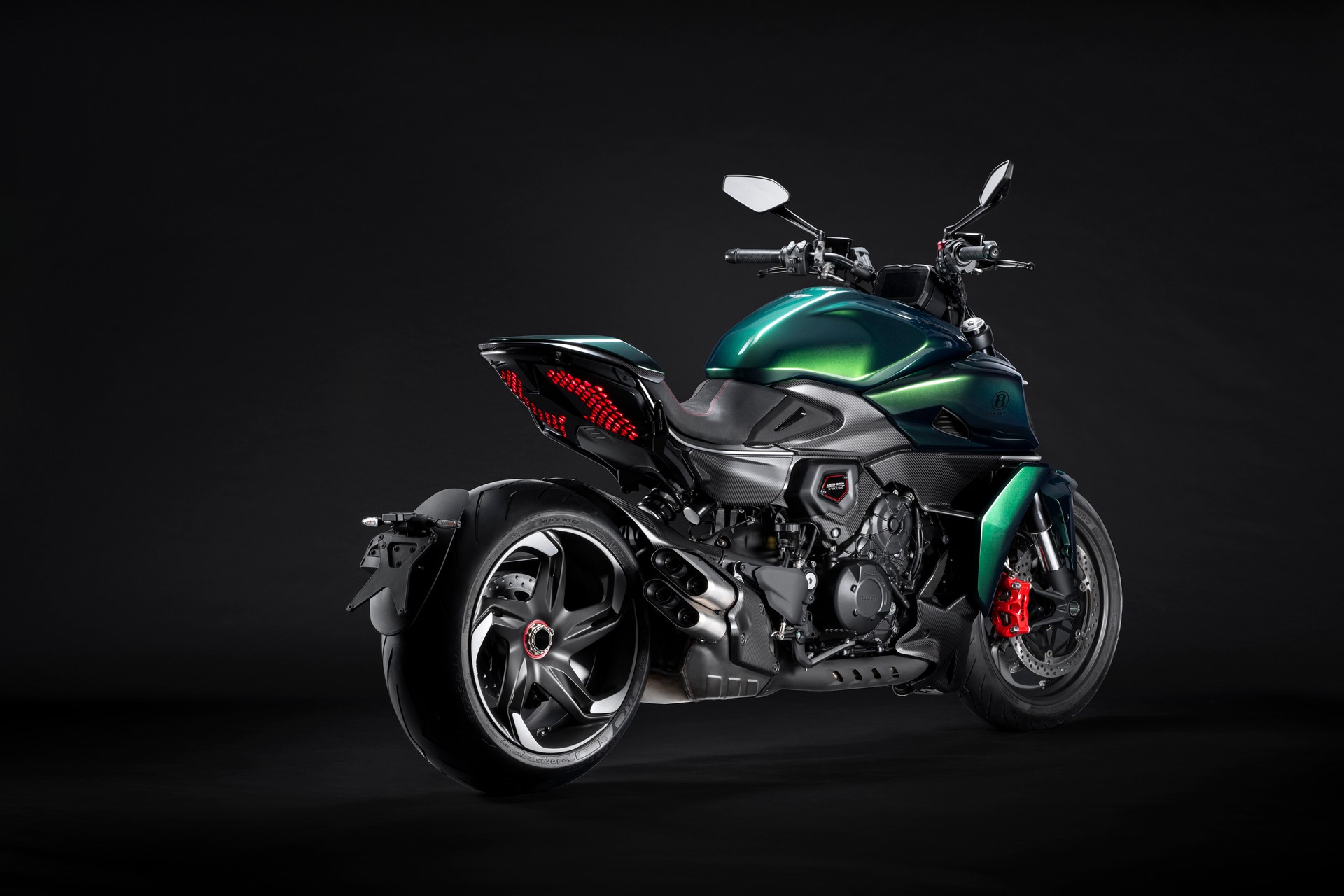 DUCATI Diavel V4 Bentley-image-4