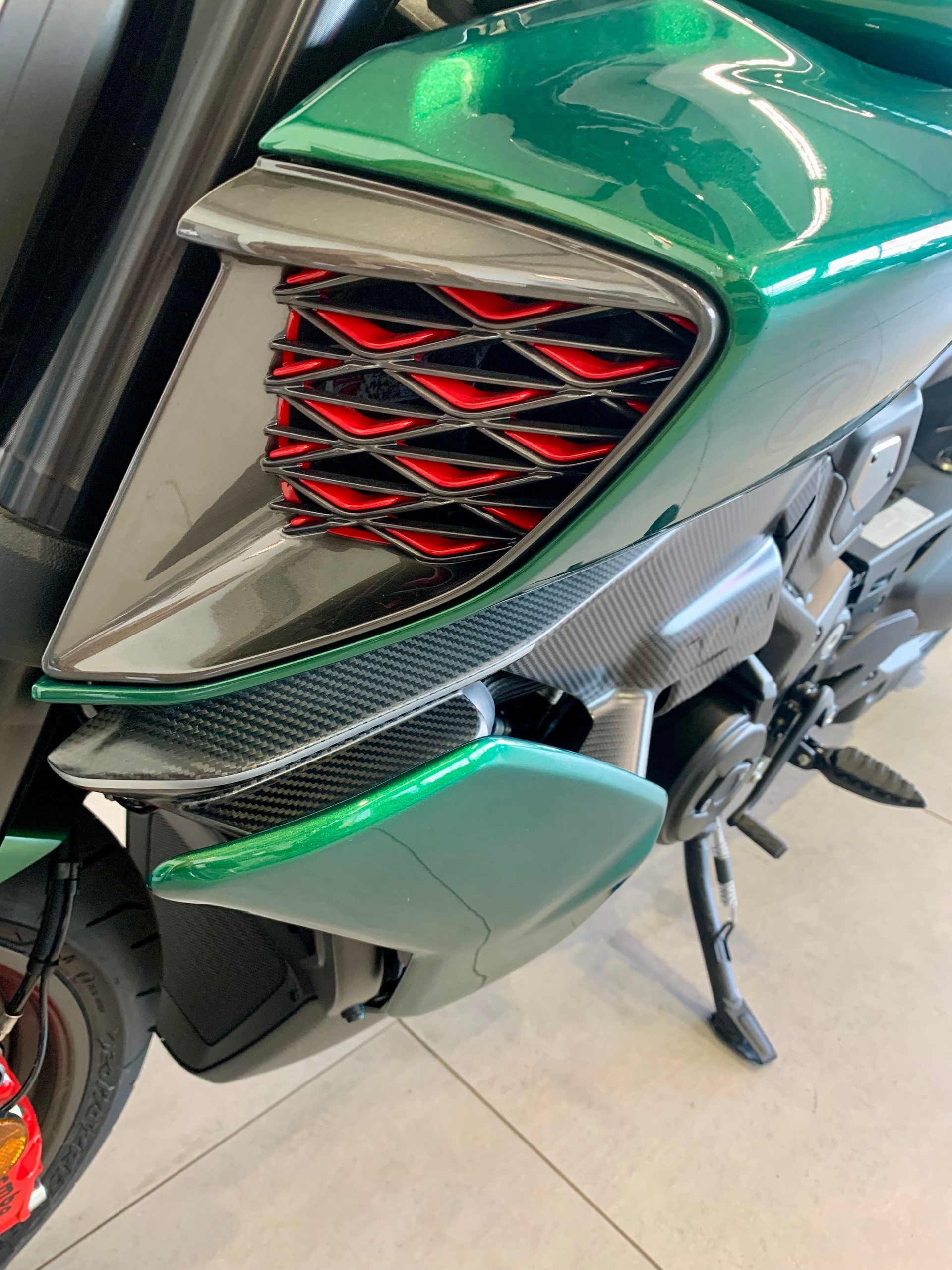 DUCATI Diavel V4 Bentley-image-8