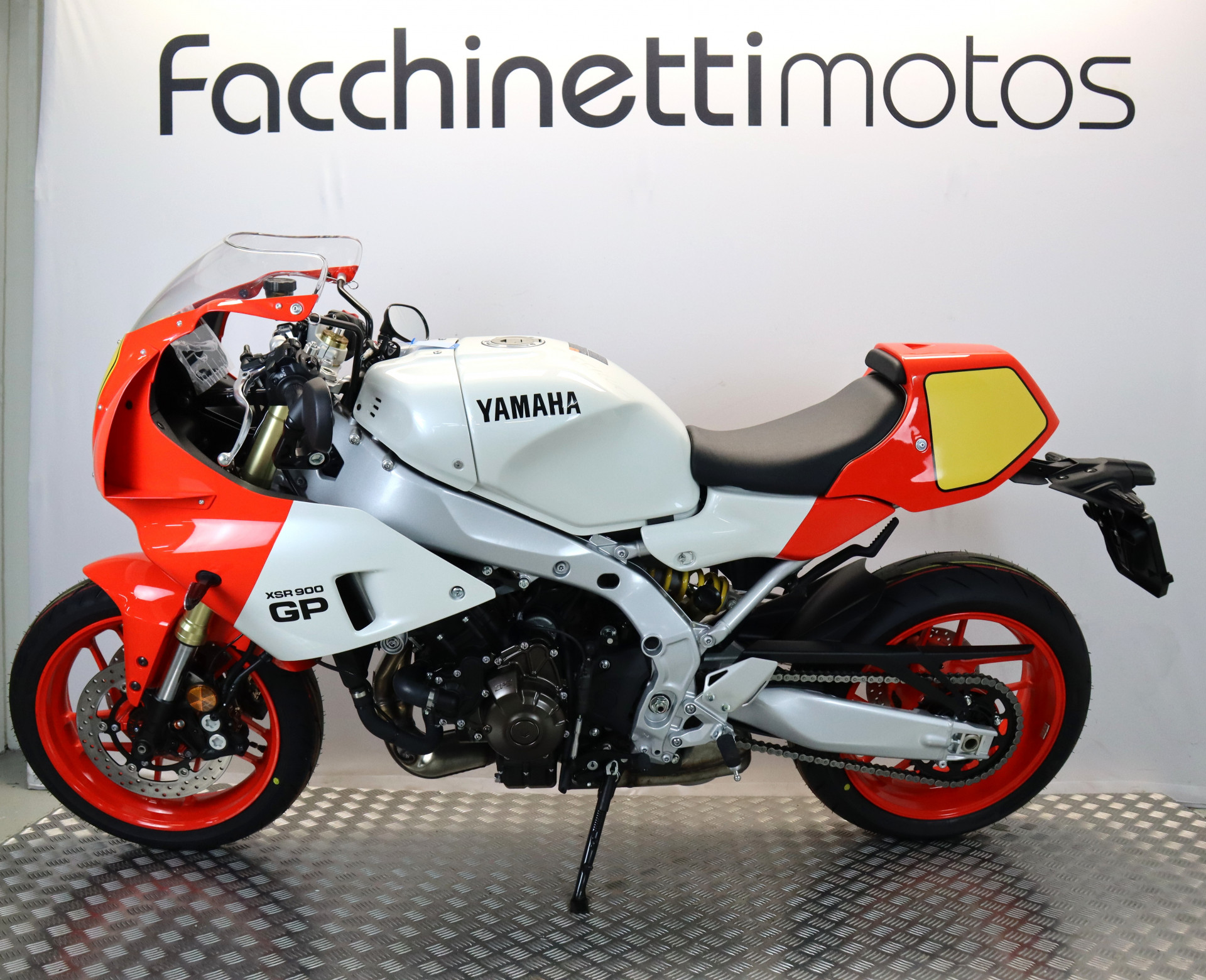 YAMAHA XSR 900 GP-image-1
