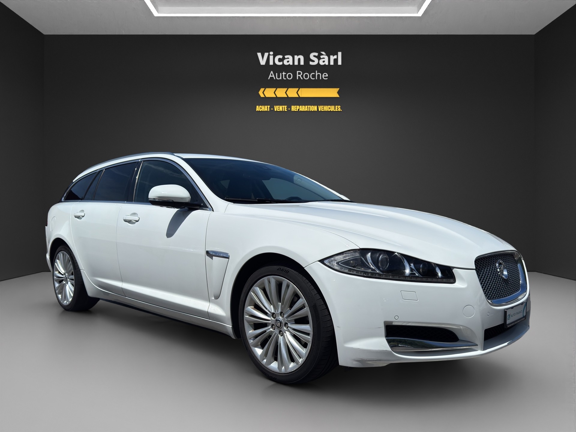 JAGUAR XF Sportbrake 3.0d V6 Premium Luxury-image-2