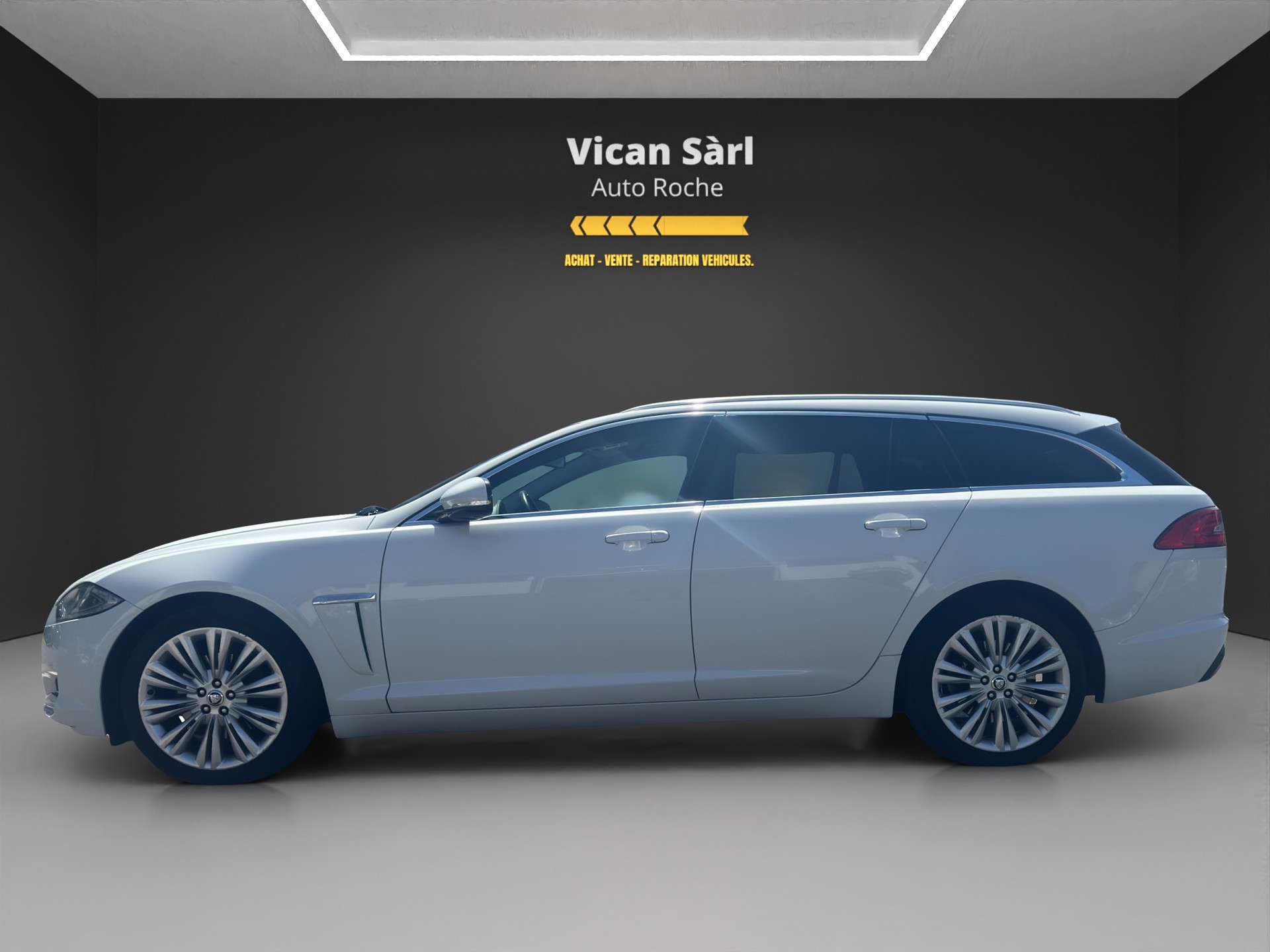 JAGUAR XF Sportbrake 3.0d V6 Premium Luxury-image-3