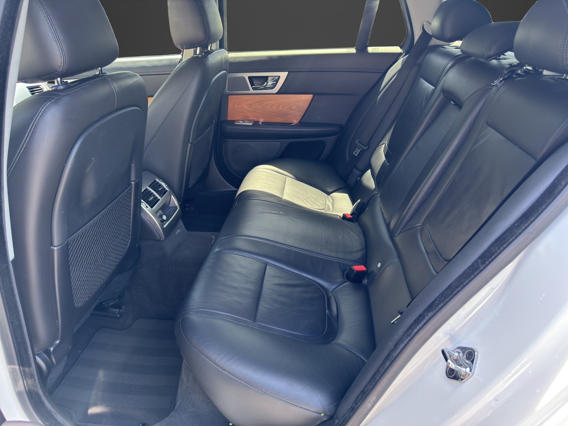 JAGUAR XF Sportbrake 3.0d V6 Premium Luxury-image-15
