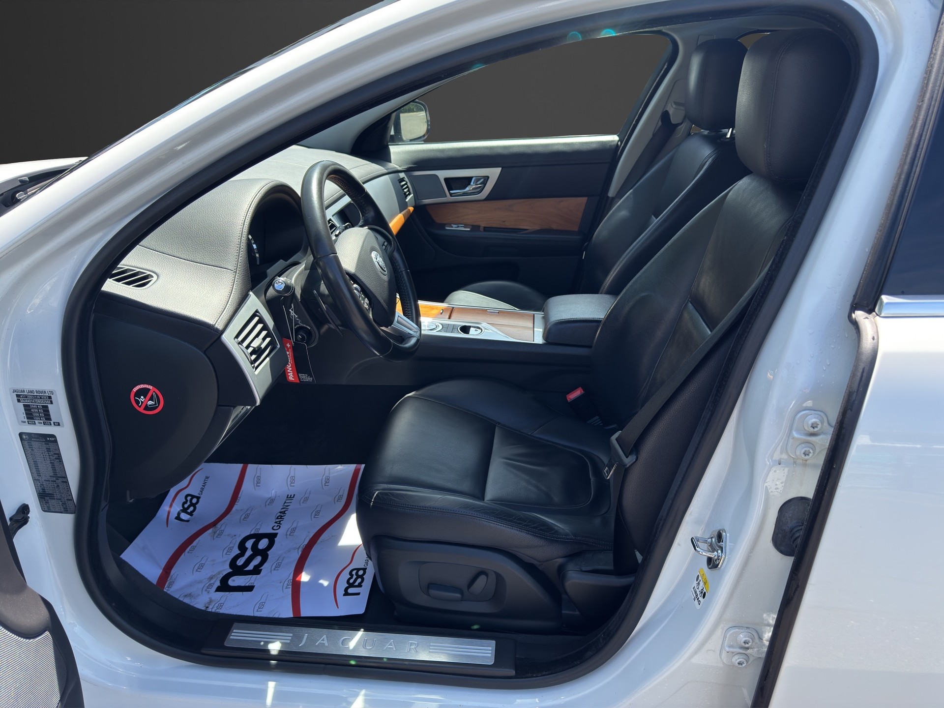 JAGUAR XF Sportbrake 3.0d V6 Premium Luxury-image-11