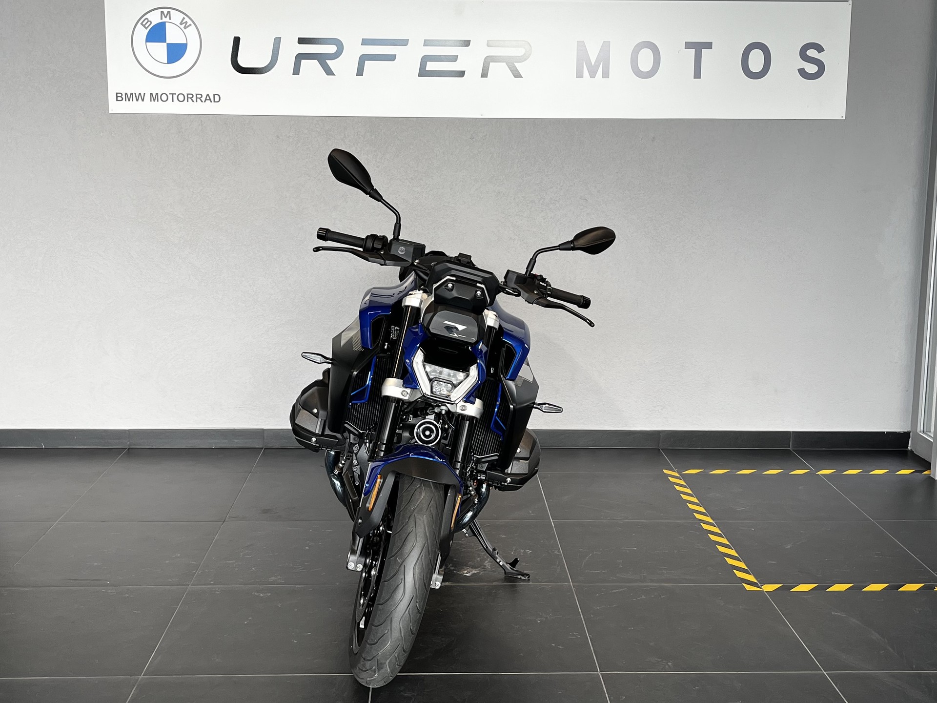 BMW R 1300 R-image-2