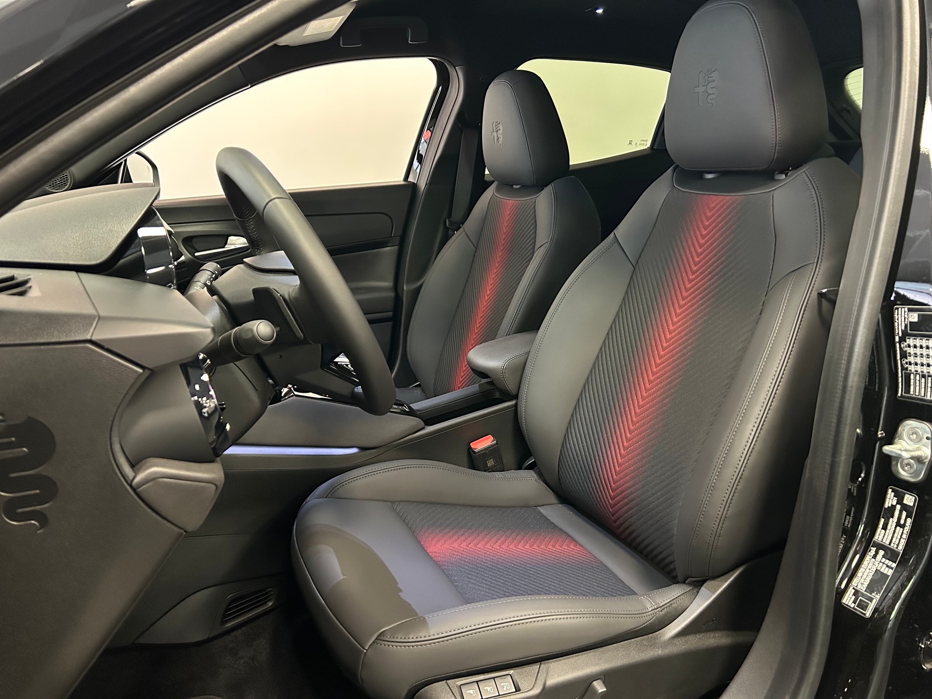 ALFA ROMEO Junior 1.2 48V Hybrid Speciale + Pack Tech-image-6
