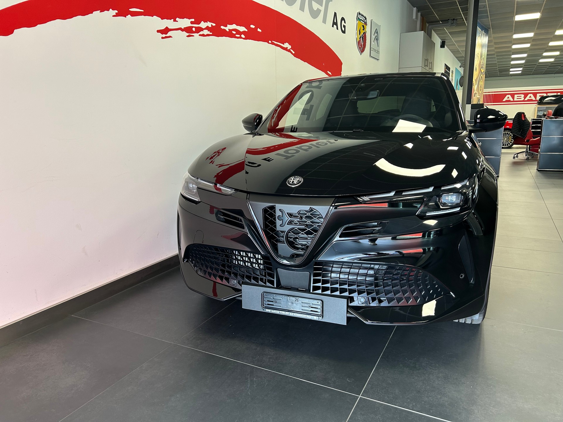ALFA ROMEO Junior 1.2 48V Hybrid Speciale + Pack Tech-showroom-element-3
