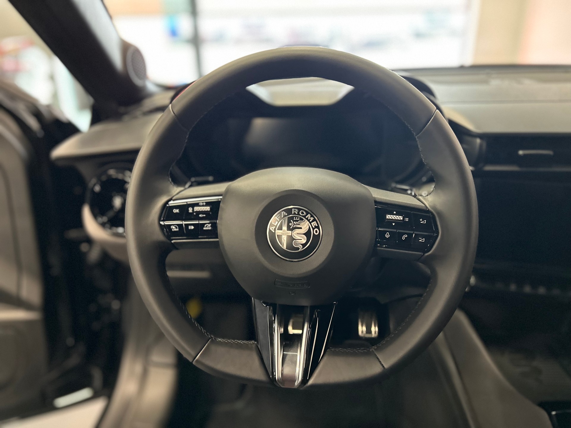 ALFA ROMEO Junior 1.2 48V Hybrid Speciale + Pack Tech-image-9