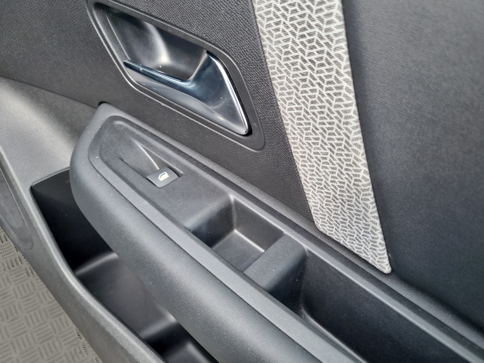 CITROEN C4 X 1.5 BlueHDi Max-image-18
