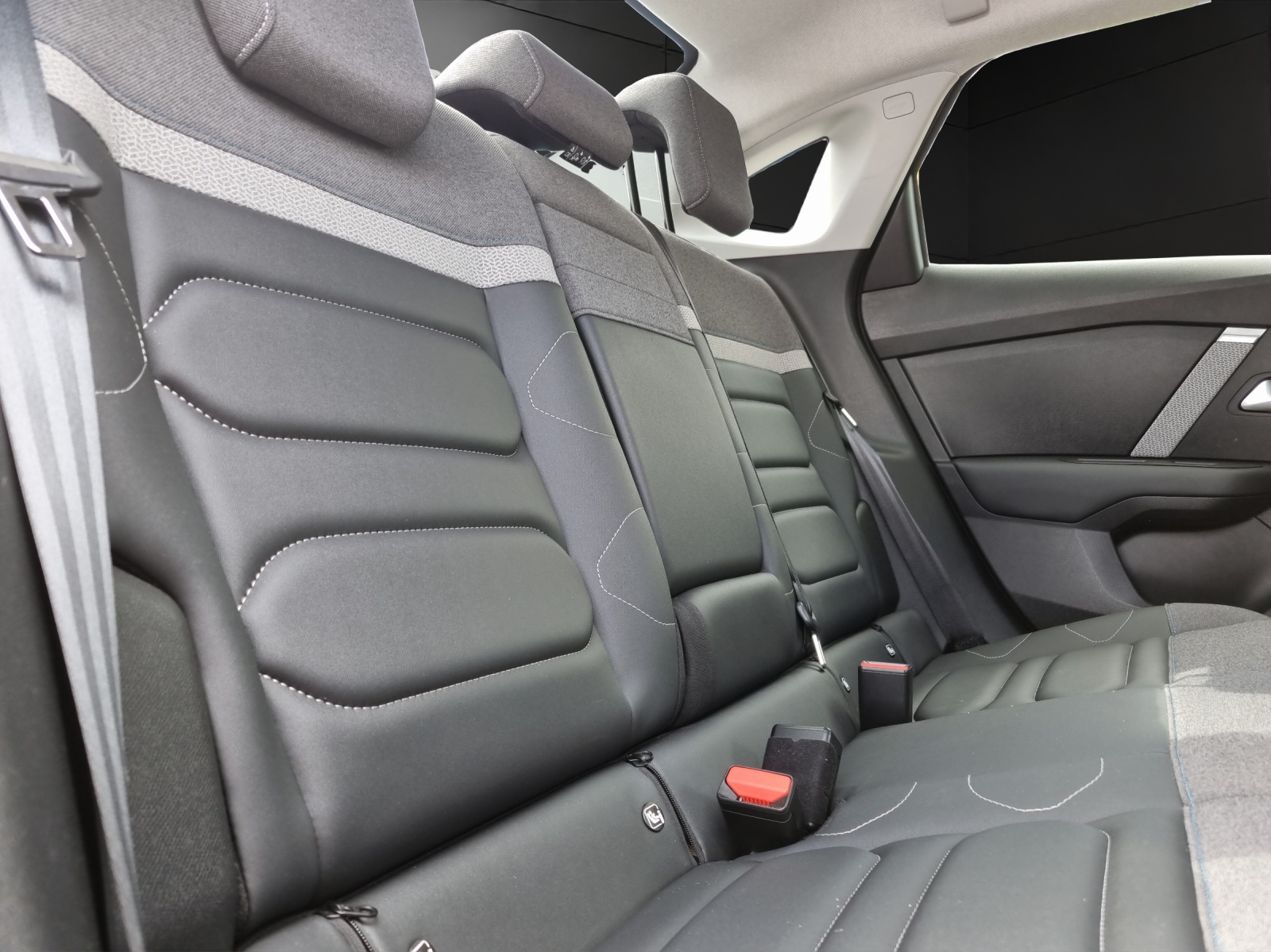 CITROEN C4 X 1.5 BlueHDi Max-image-19
