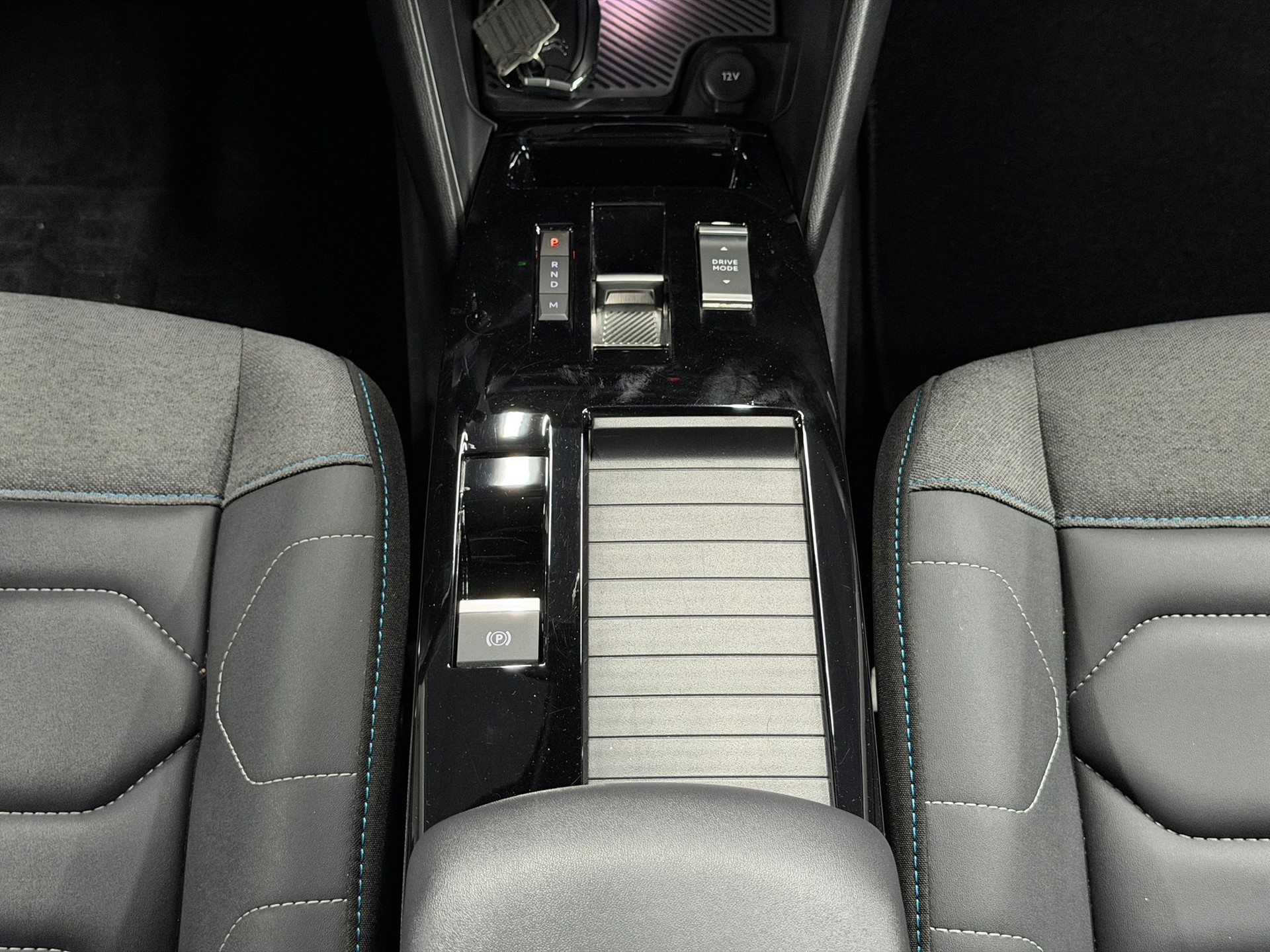 CITROEN C4 X 1.5 BlueHDi Max-image-10