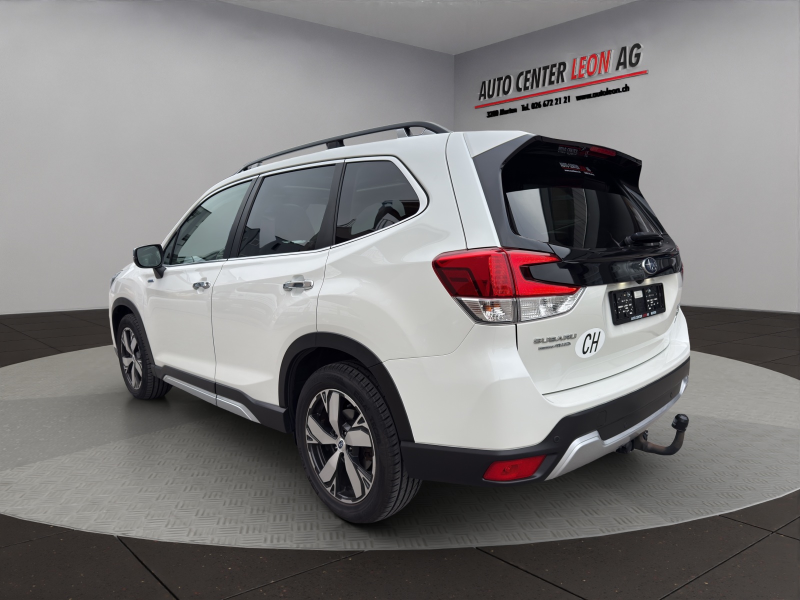 SUBARU Forester 2.0i e-Boxer Advantage Lineartronic-image-4