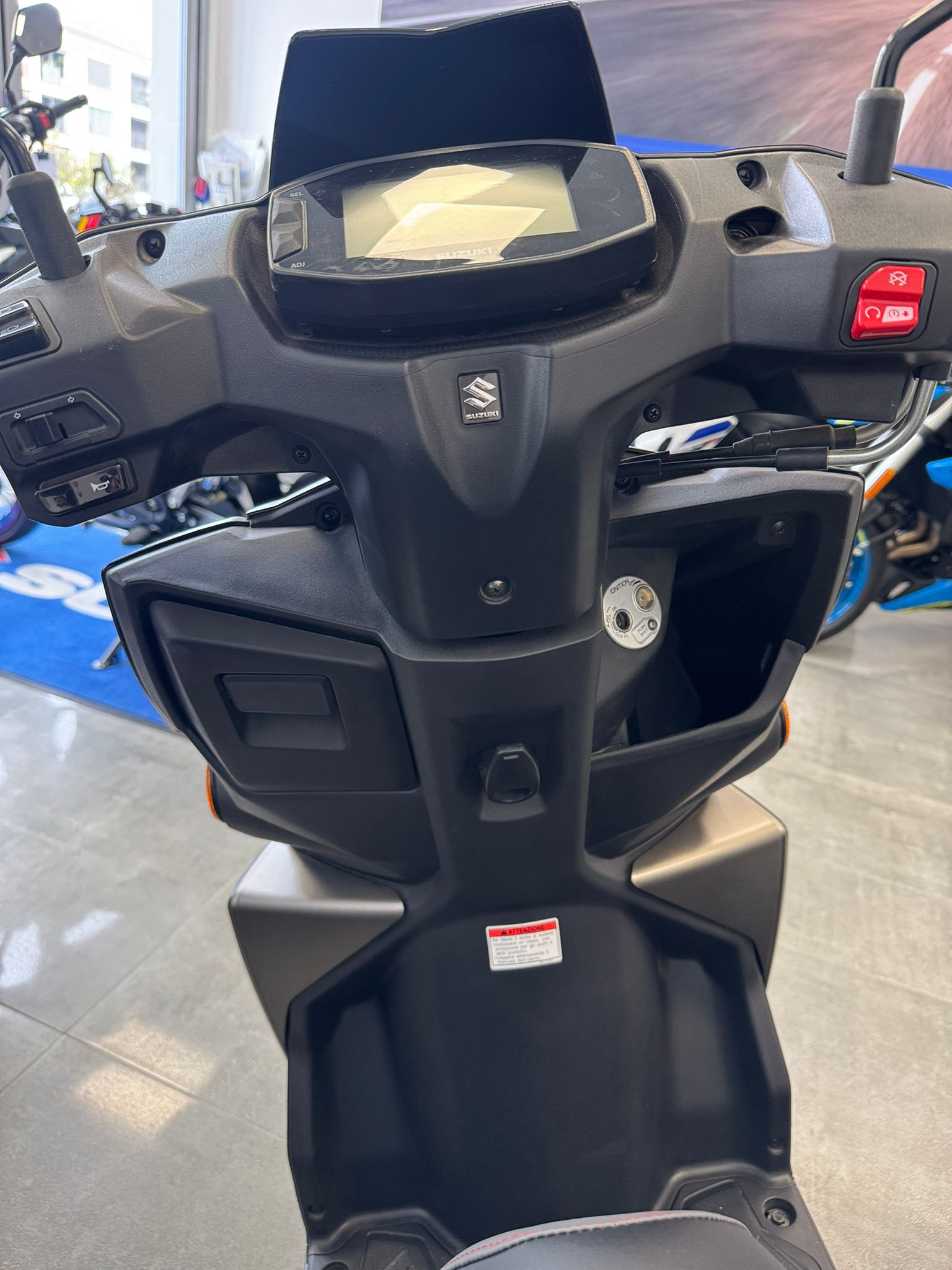SUZUKI AVENIS 125-image-6