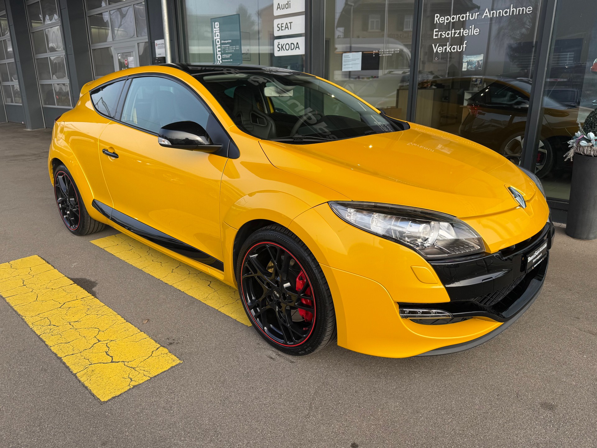 RENAULT Mégane Coupé 2.0 16V Turbo Trophy RS-image-3