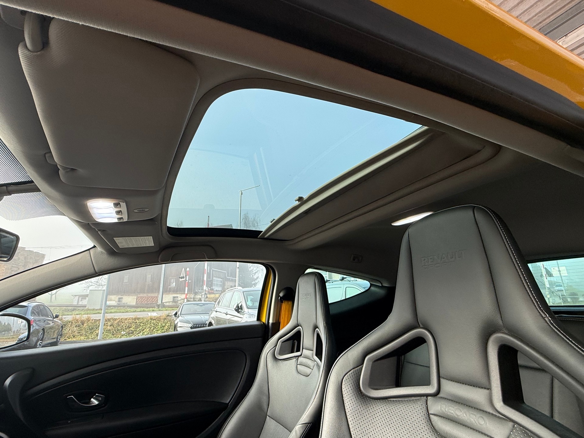 RENAULT Mégane Coupé 2.0 16V Turbo Trophy RS-image-12