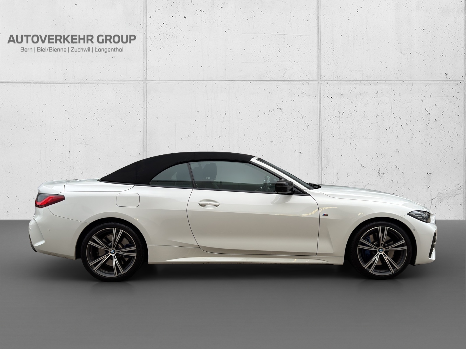 BMW M440i xDrive 48V Cabrio-image-5