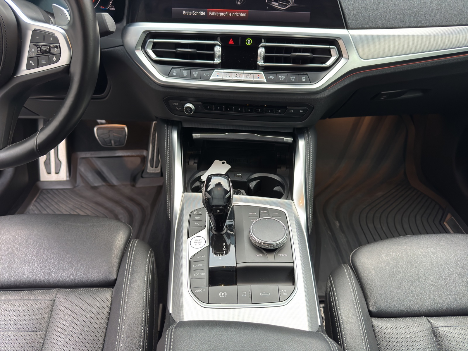 BMW M440i xDrive 48V Cabrio-image-15