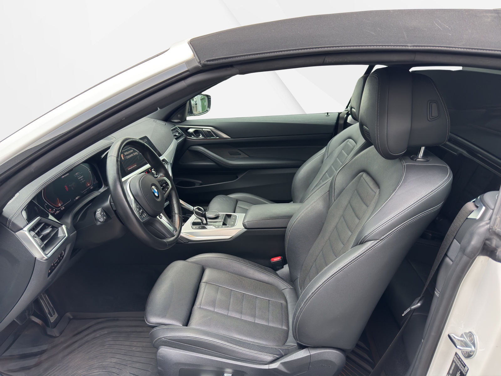 BMW M440i xDrive 48V Cabrio-image-11