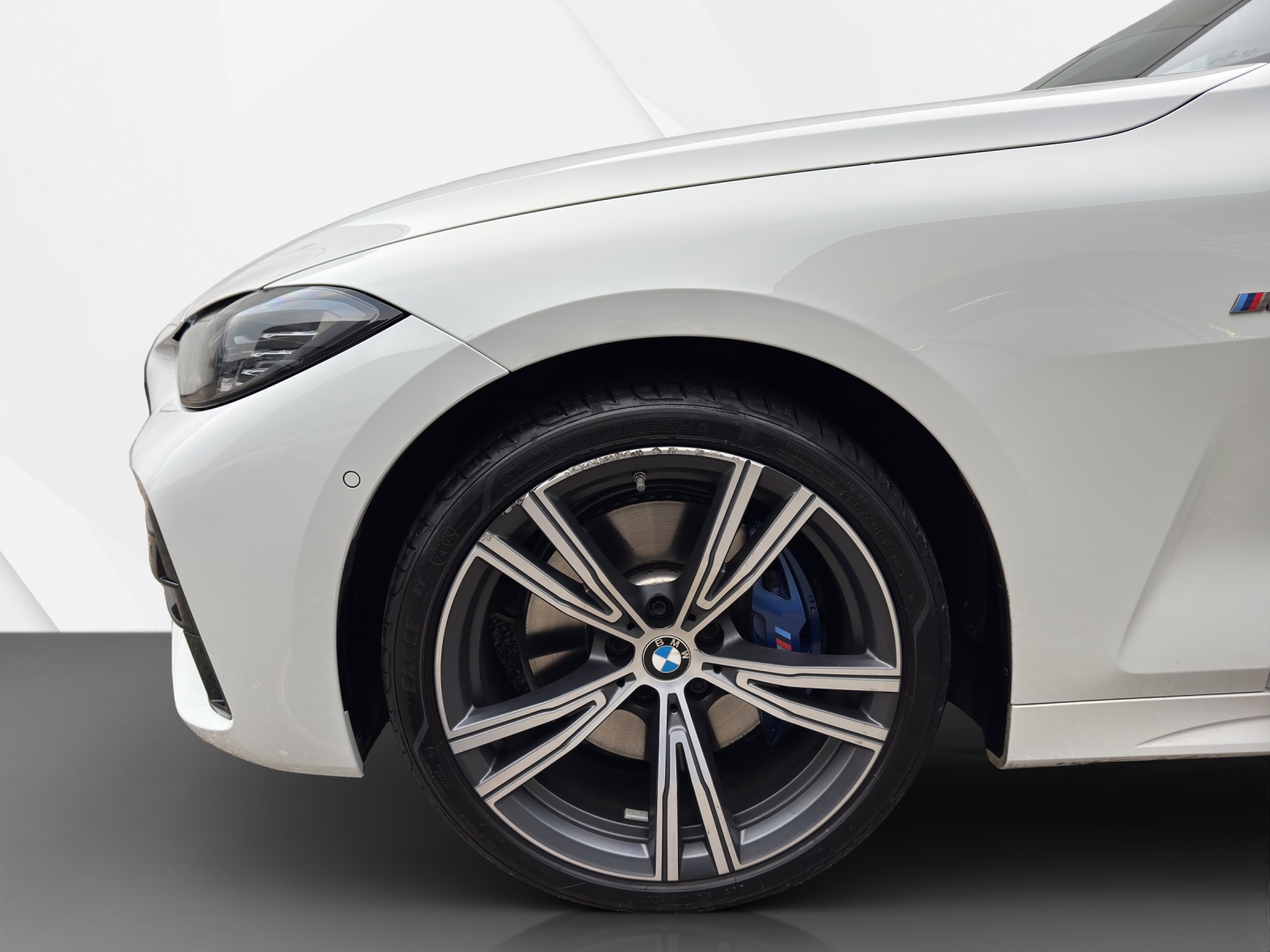 BMW M440i xDrive 48V Cabrio-image-10