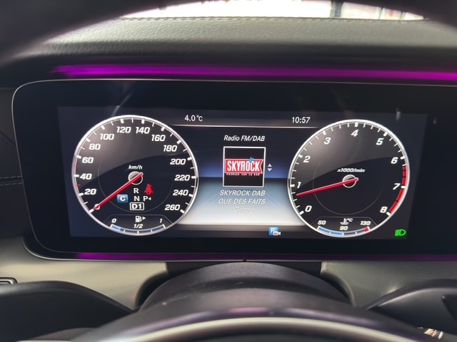 MERCEDES-BENZ E 200 Coupé AMG Line 4 Matic 9G-Tronic-image-9