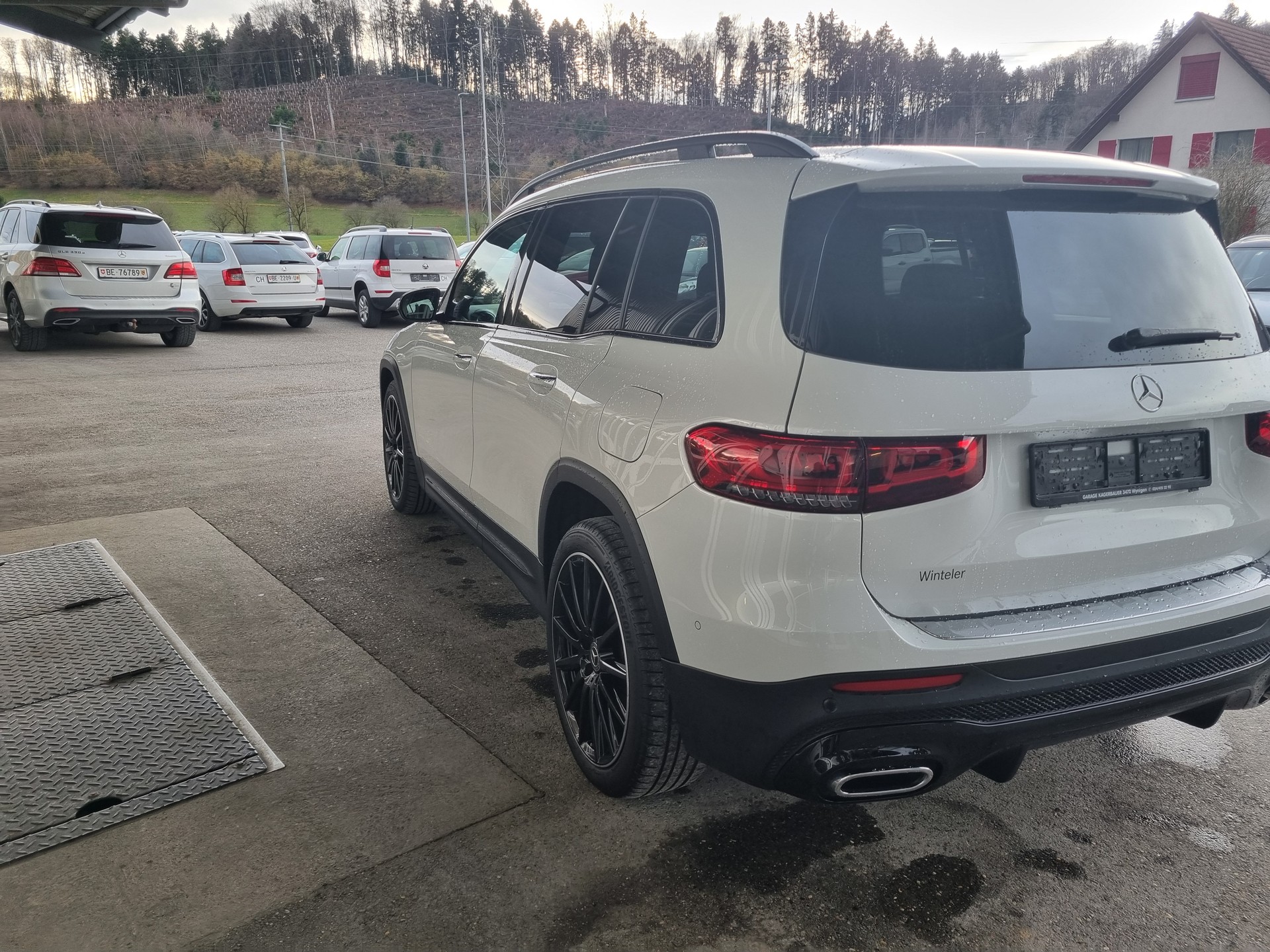 MERCEDES-BENZ GLB 250 4Matic AMG Line 8G-Tronic-image-5