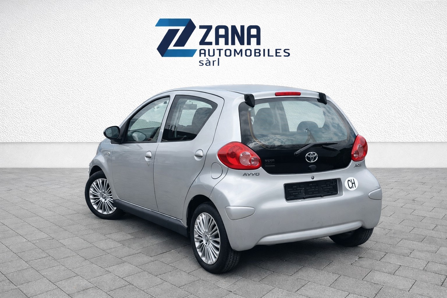 TOYOTA Aygo 1.0 Linea Sol-image-1