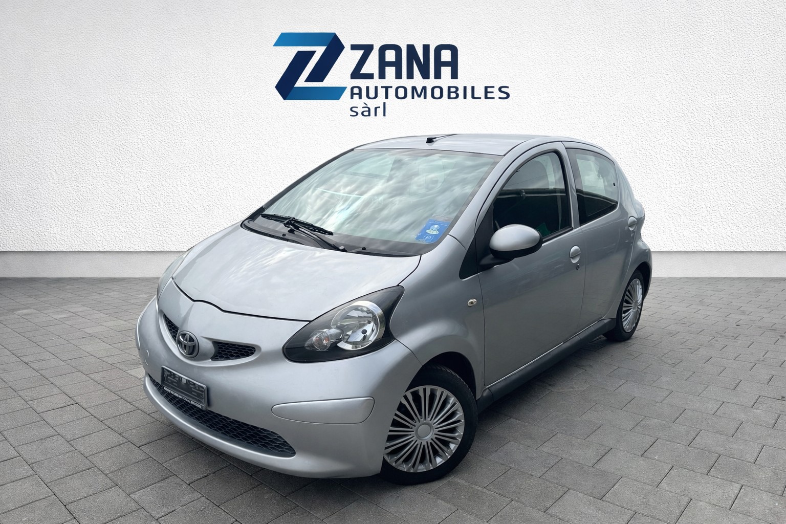 TOYOTA Aygo 1.0 Linea Sol-image-2