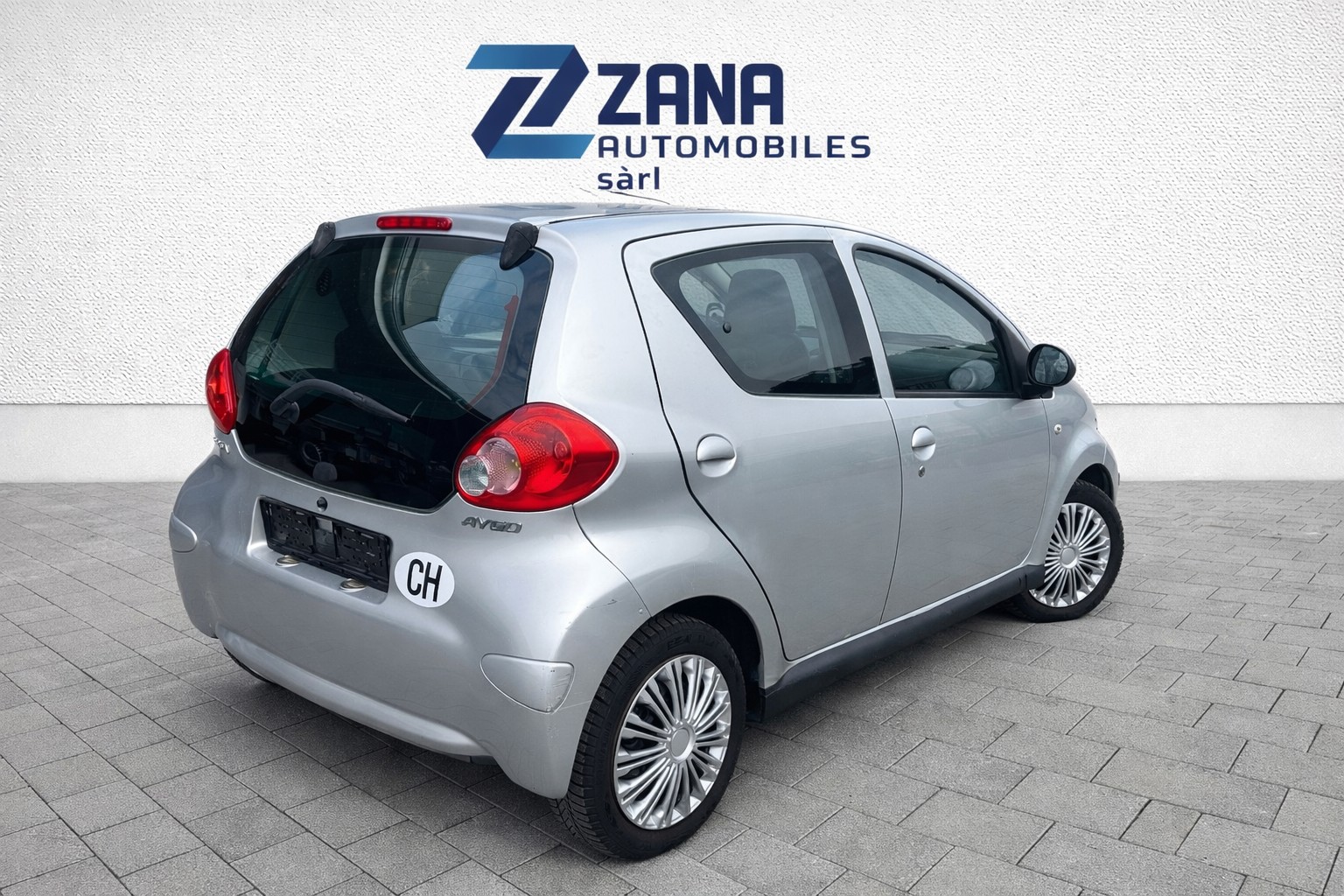 TOYOTA Aygo 1.0 Linea Sol-image-3