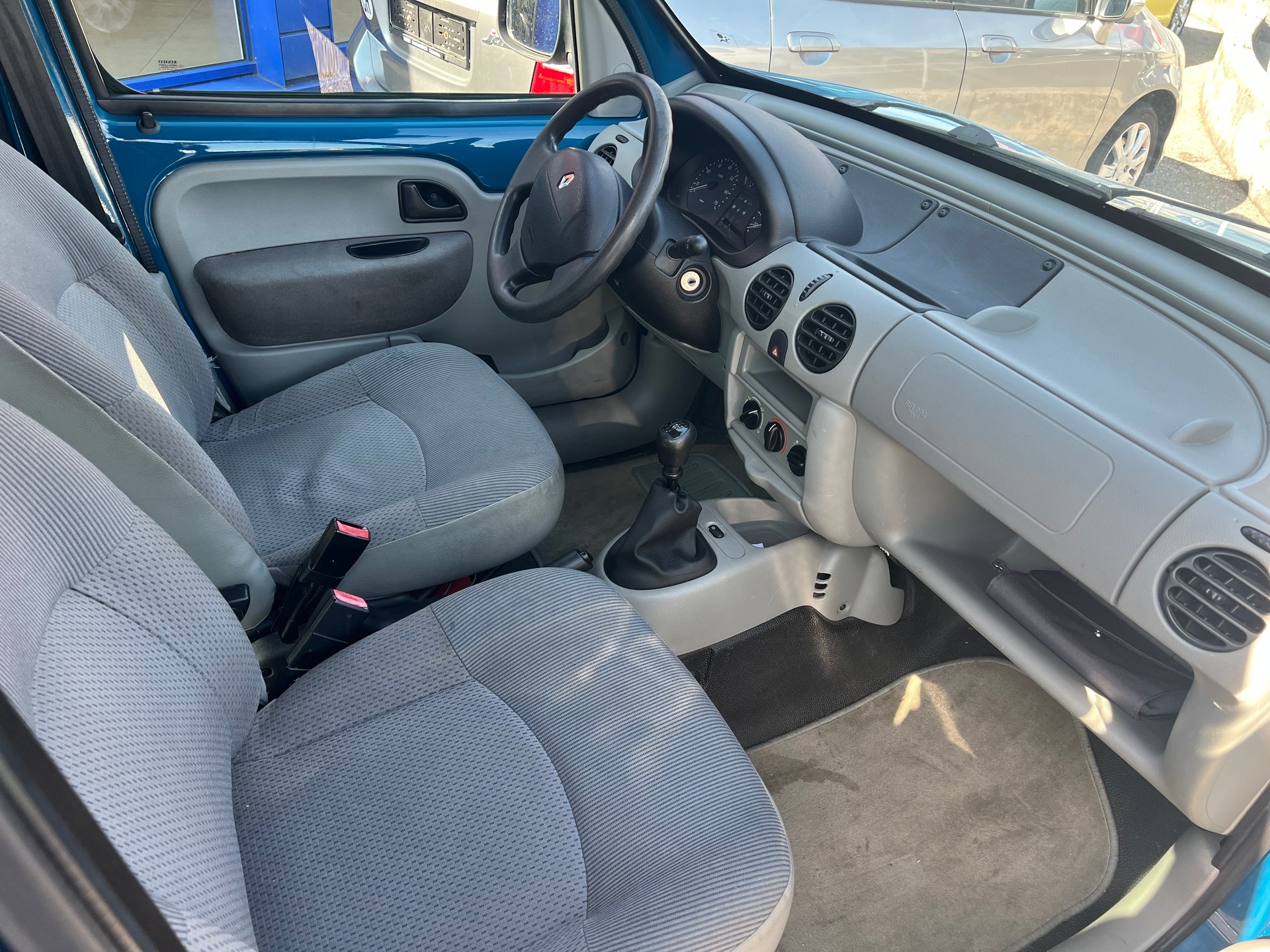 RENAULT Kangoo 1.4 Authentique-image-3