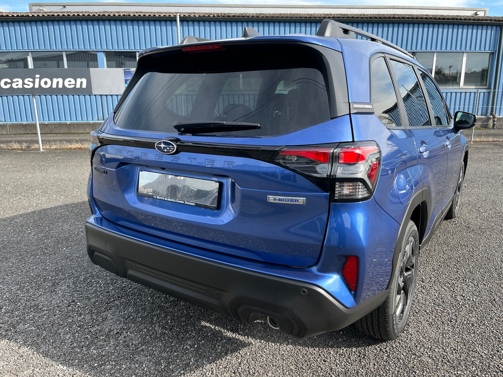 SUBARU Forester 2.0i e-Boxer Swiss Plus Lineartronic-image-13