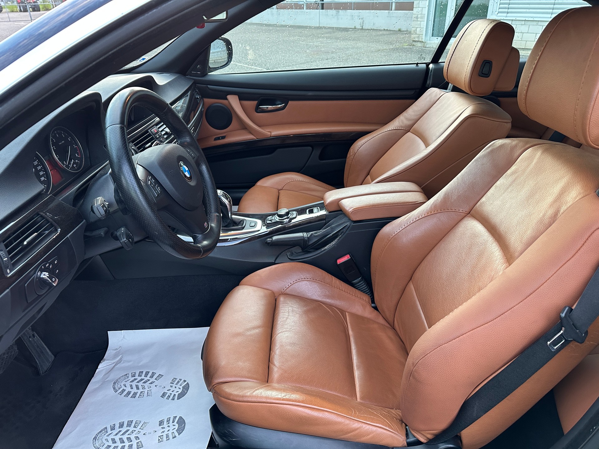 BMW 335i Cabriolet DSG-image-9