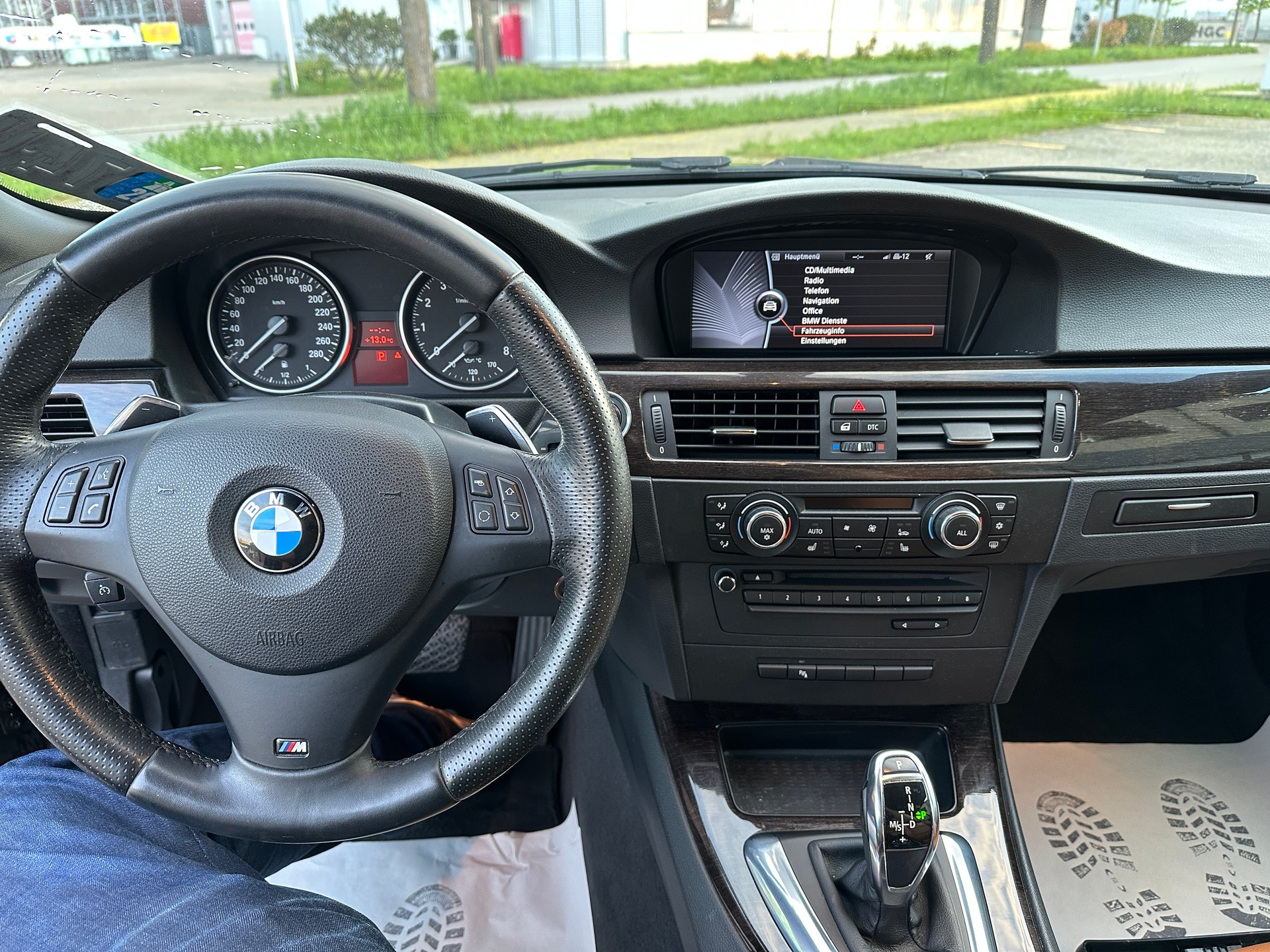 BMW 335i Cabriolet DSG-image-11