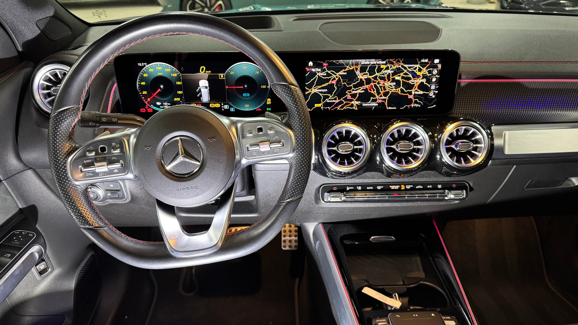 MERCEDES-BENZ EQB 350 AMG Line 4Matic / Wärmepumpe-image-12