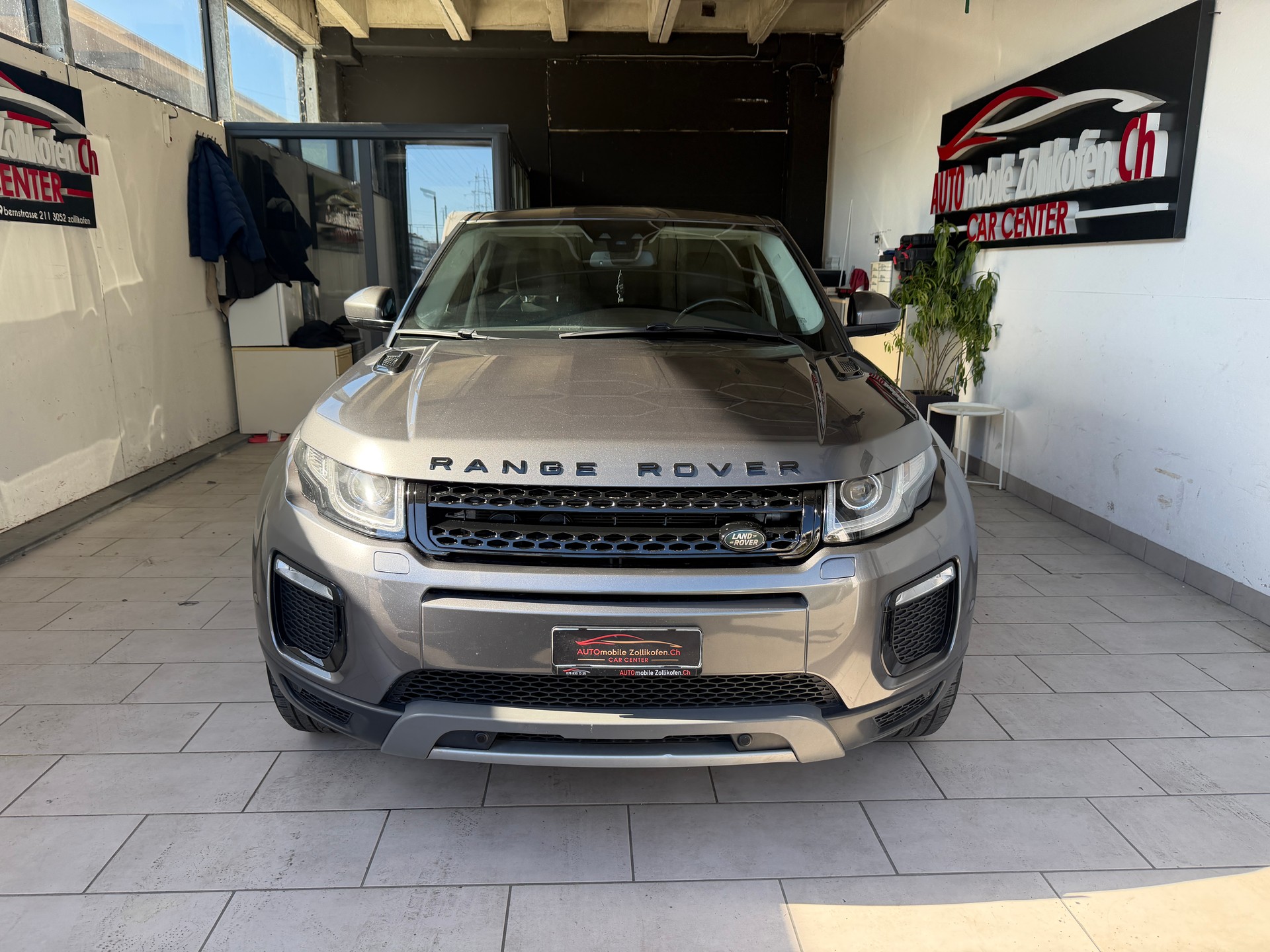LAND ROVER Range Rover Evoque 2.0 TD4 SE Advantage AT9-image-2