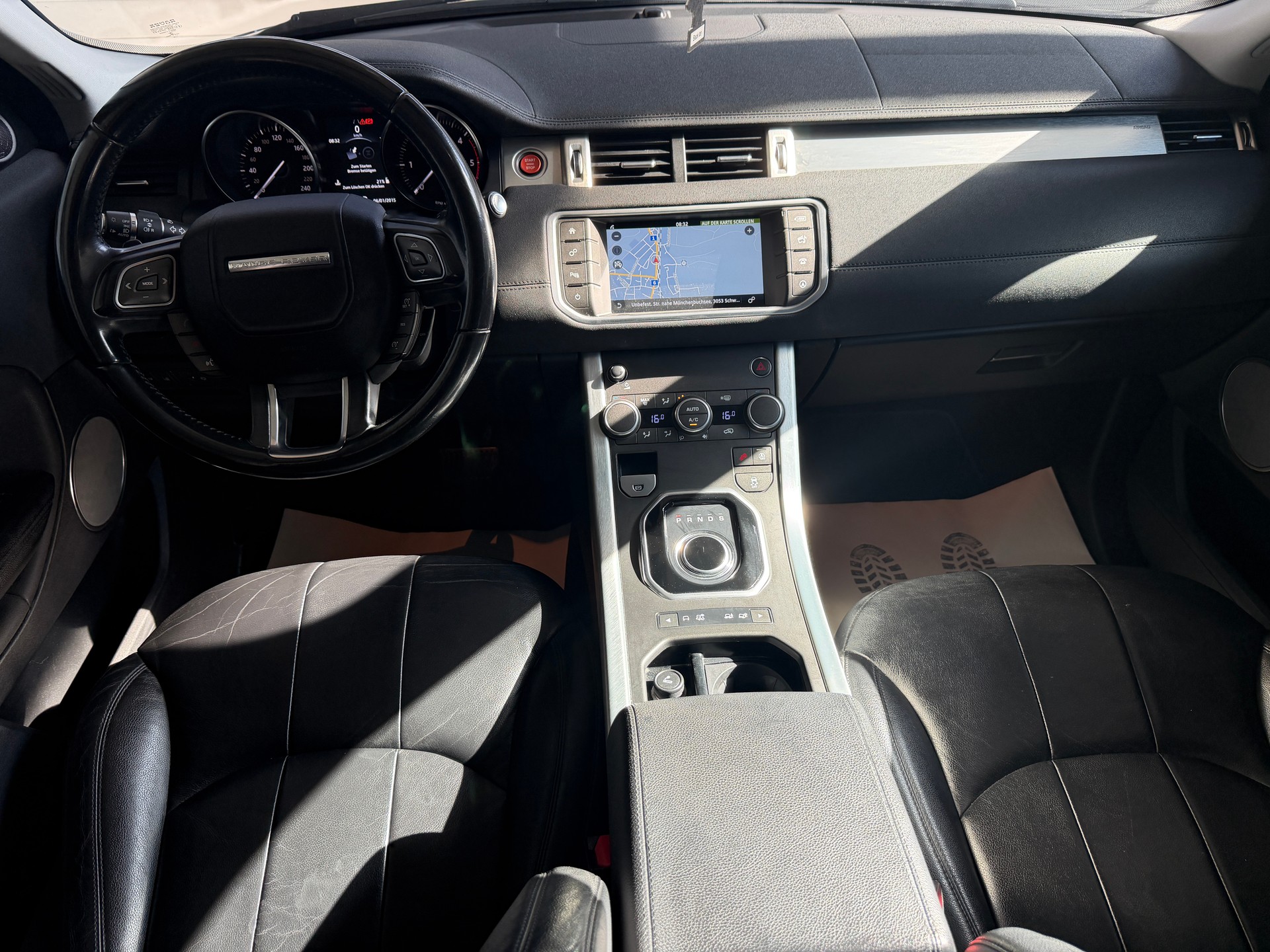 LAND ROVER Range Rover Evoque 2.0 TD4 SE Advantage AT9-image-6