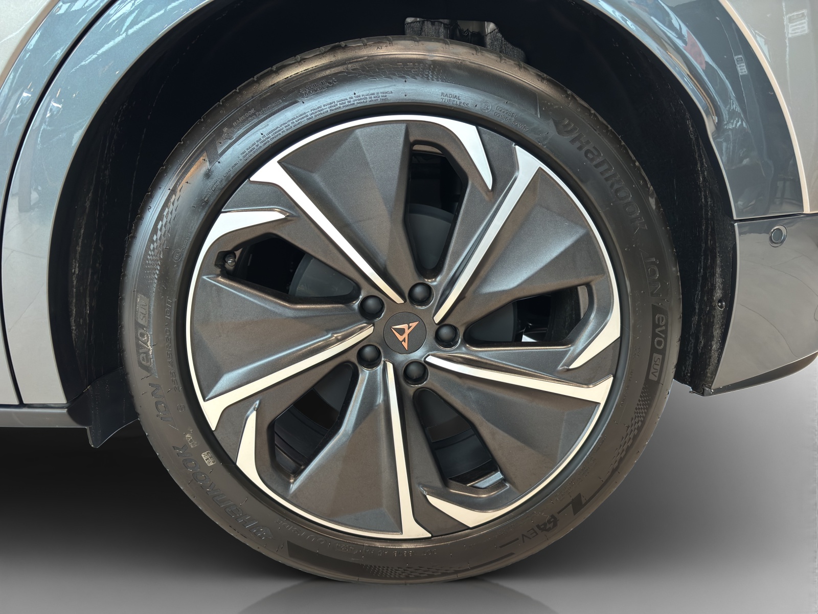CUPRA Tavascan Type 8 77 kWh VZ-image-13