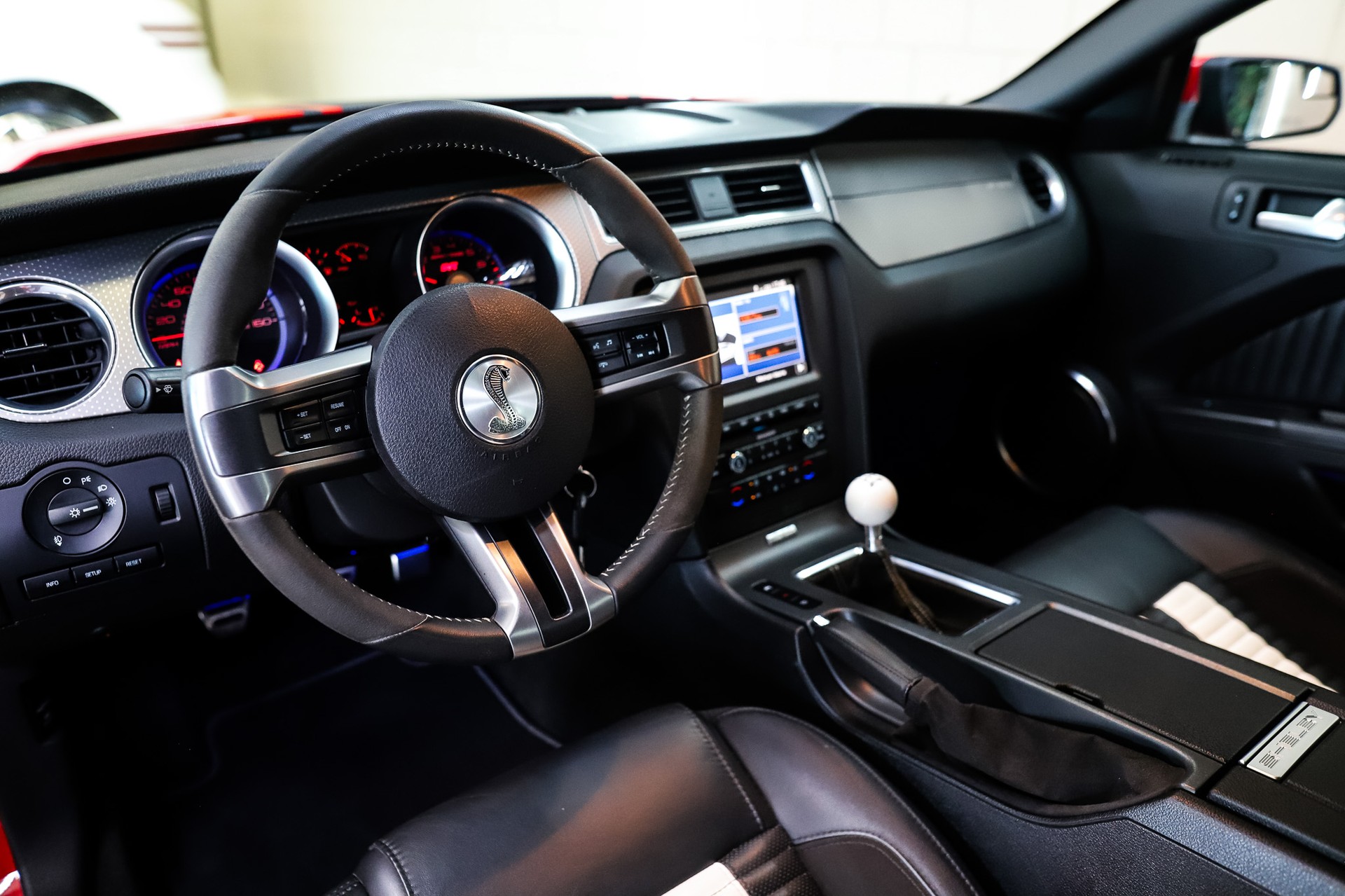 FORD Shelby GT 500 SVT-image-12