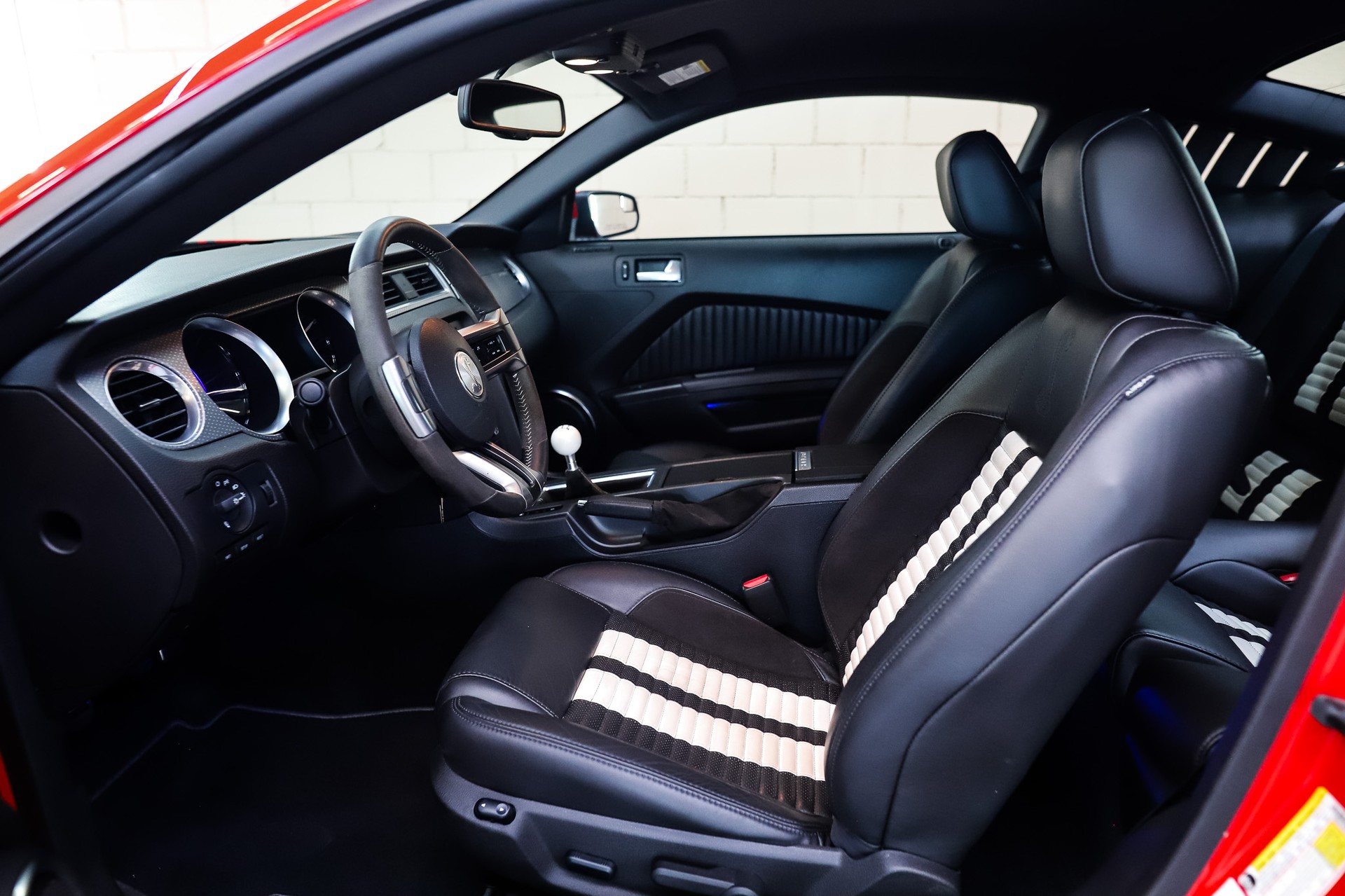 FORD Shelby GT 500 SVT-image-10