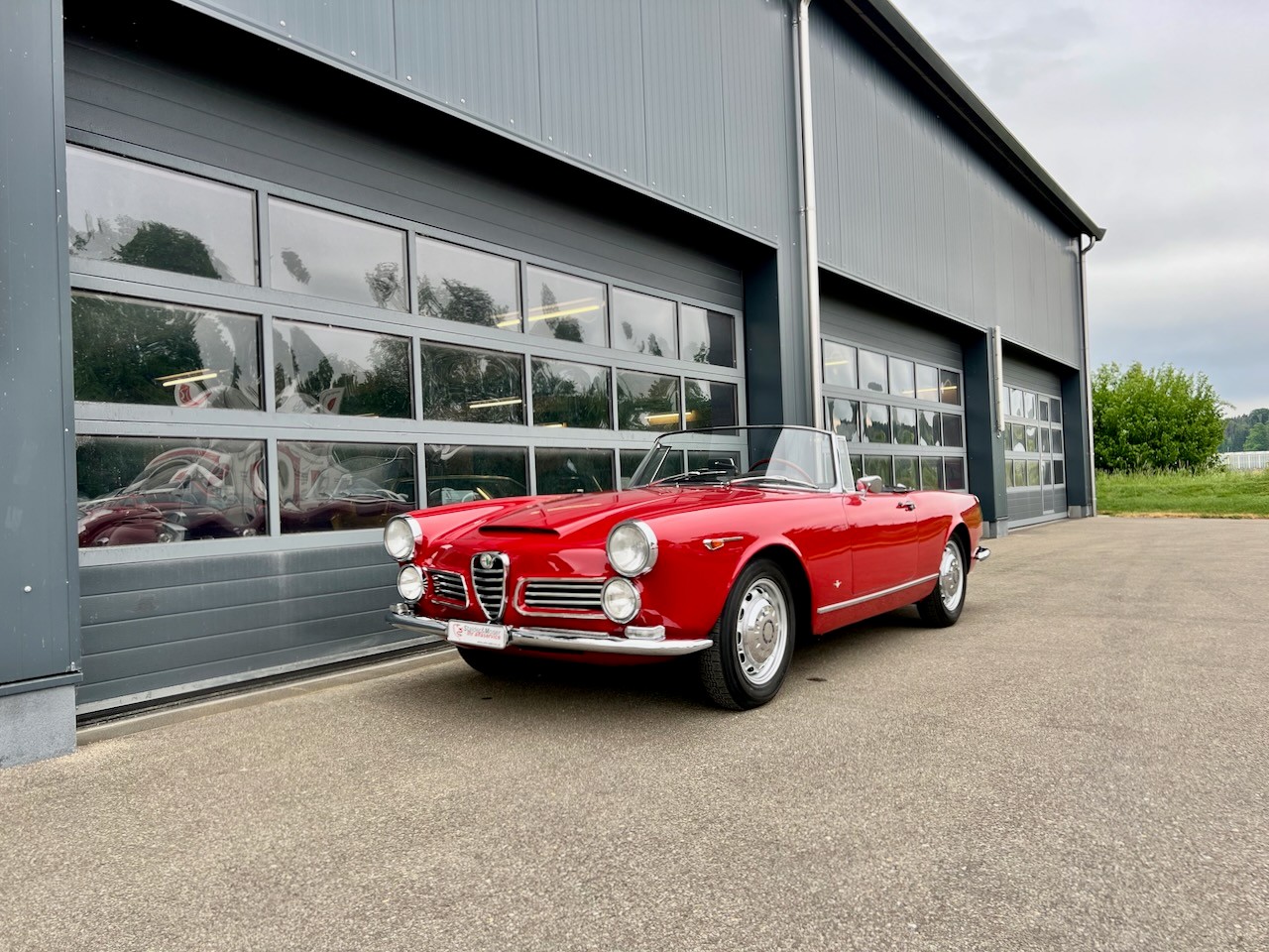 ALFA ROMEO 2600 Touring Spider-image-3