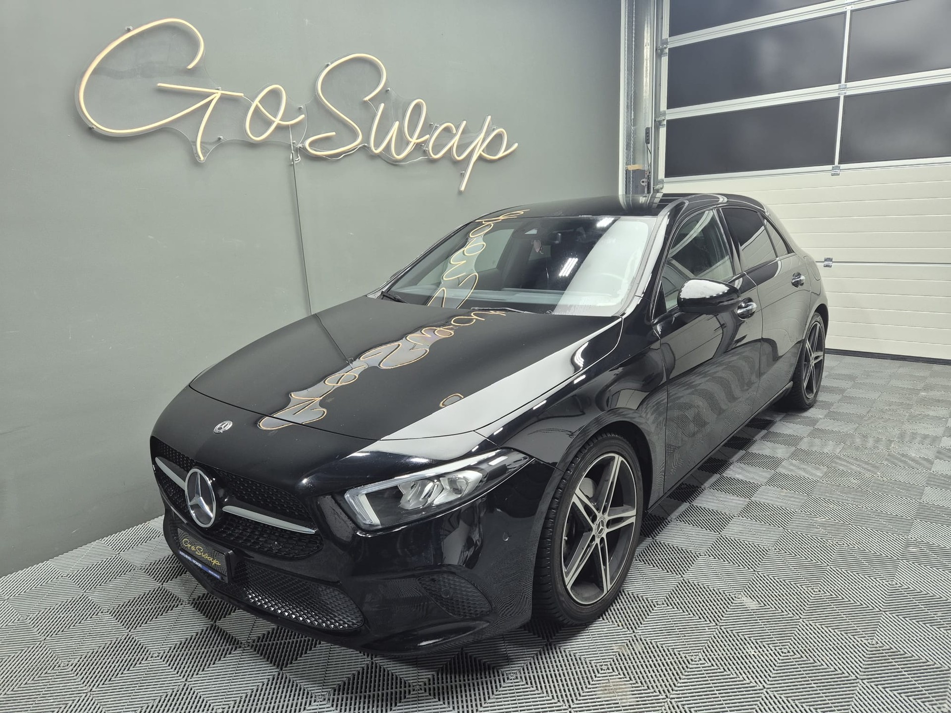 MERCEDES-BENZ A 180 Style 7G-DCT-image-4
