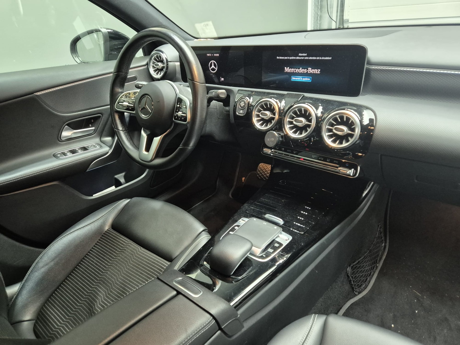 MERCEDES-BENZ A 180 Style 7G-DCT-image-23