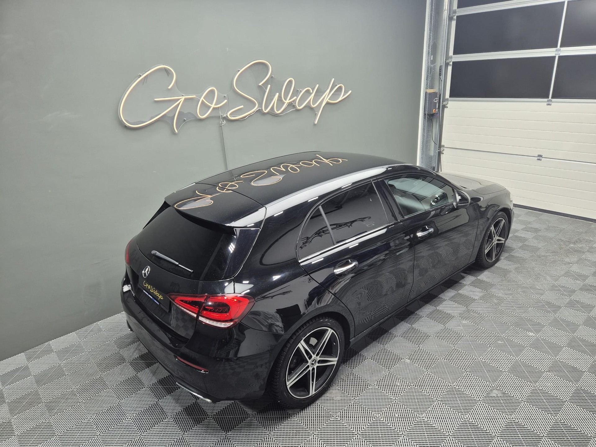 MERCEDES-BENZ A 180 Style 7G-DCT-showroom-element-2